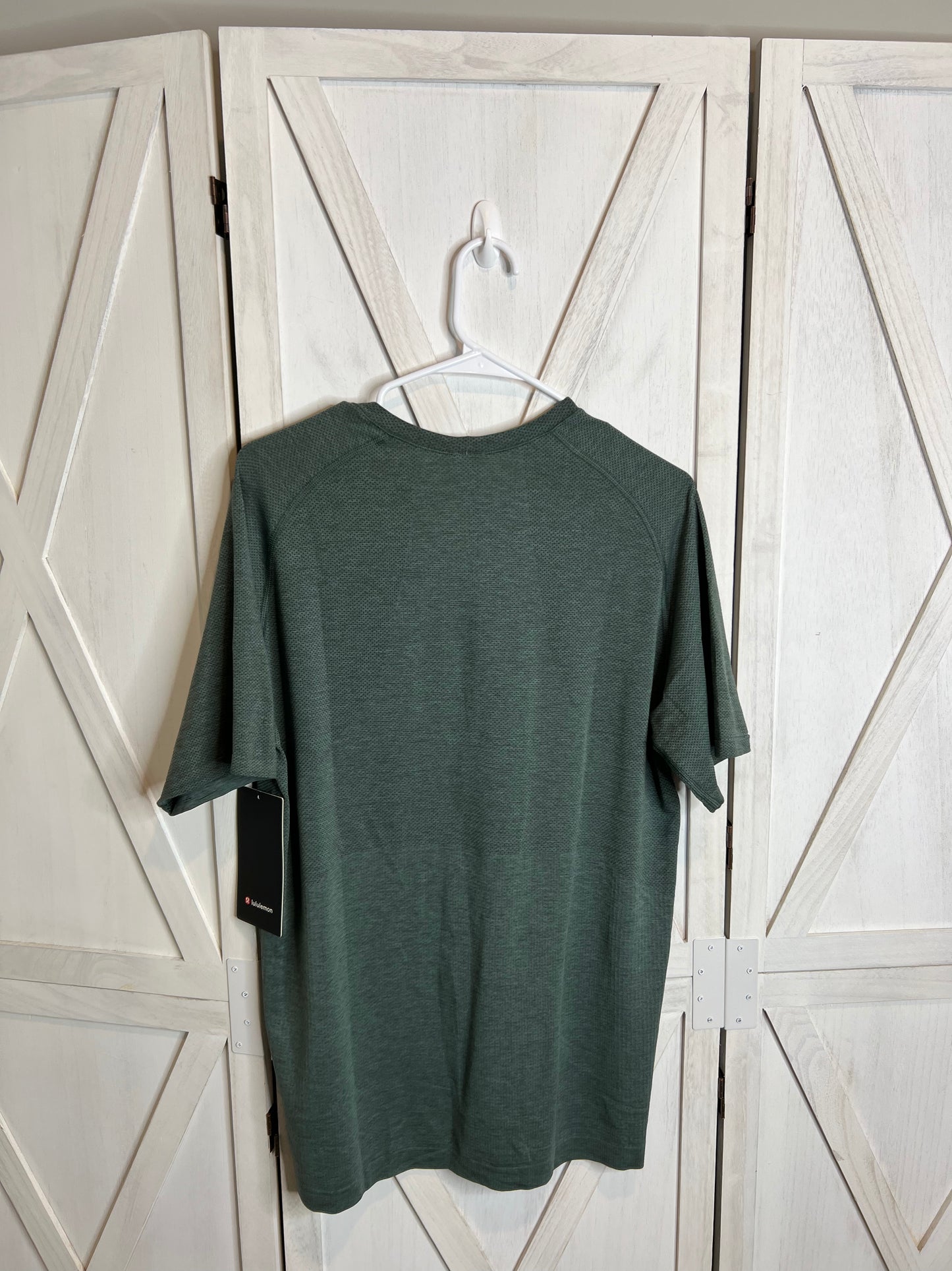 Metal vent tech short sleeve 2.0 *SIZE M •XL