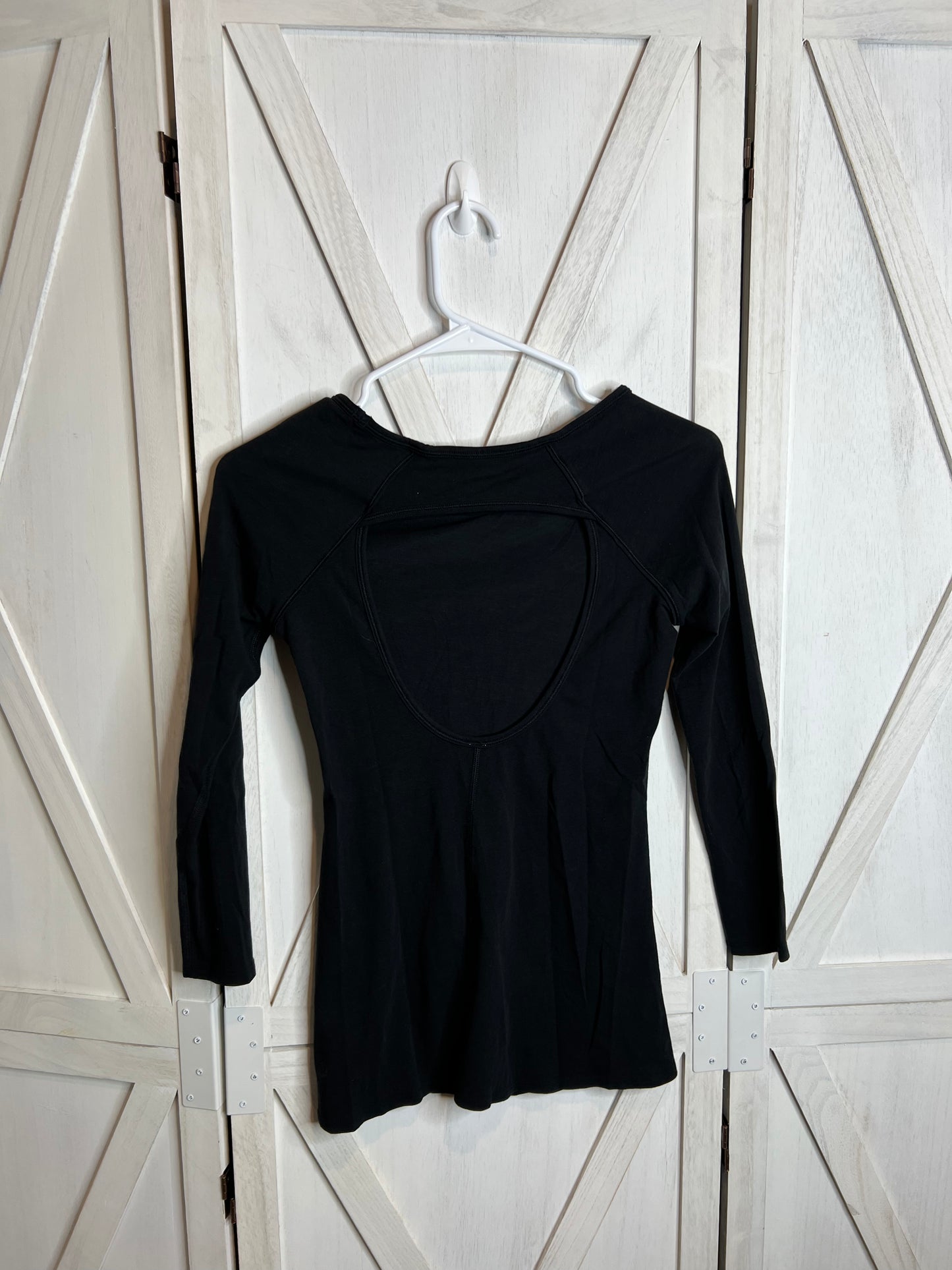 Lululemon open back long sleeve *SIZE 2