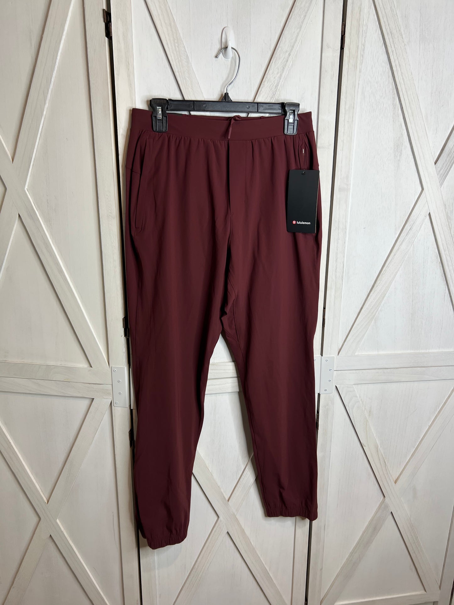 Surge joggers *SIZE M