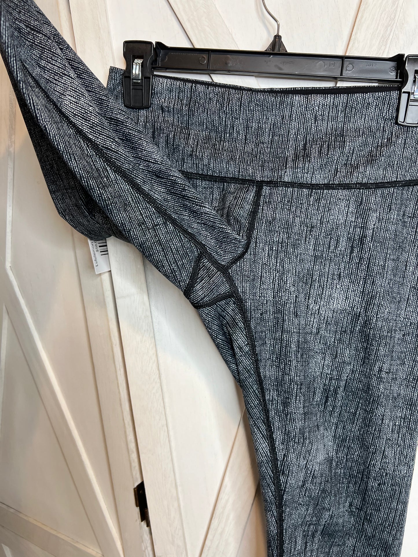 Lululemon Leggings (19”) *SIZE 6