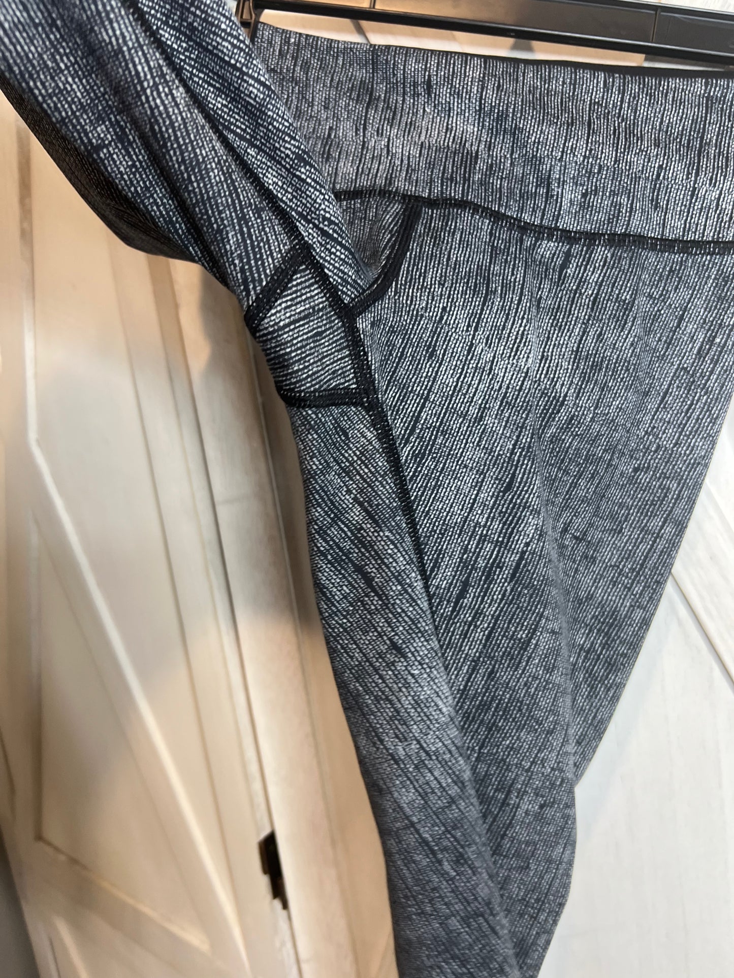 Lululemon Leggings (19”) *SIZE 2