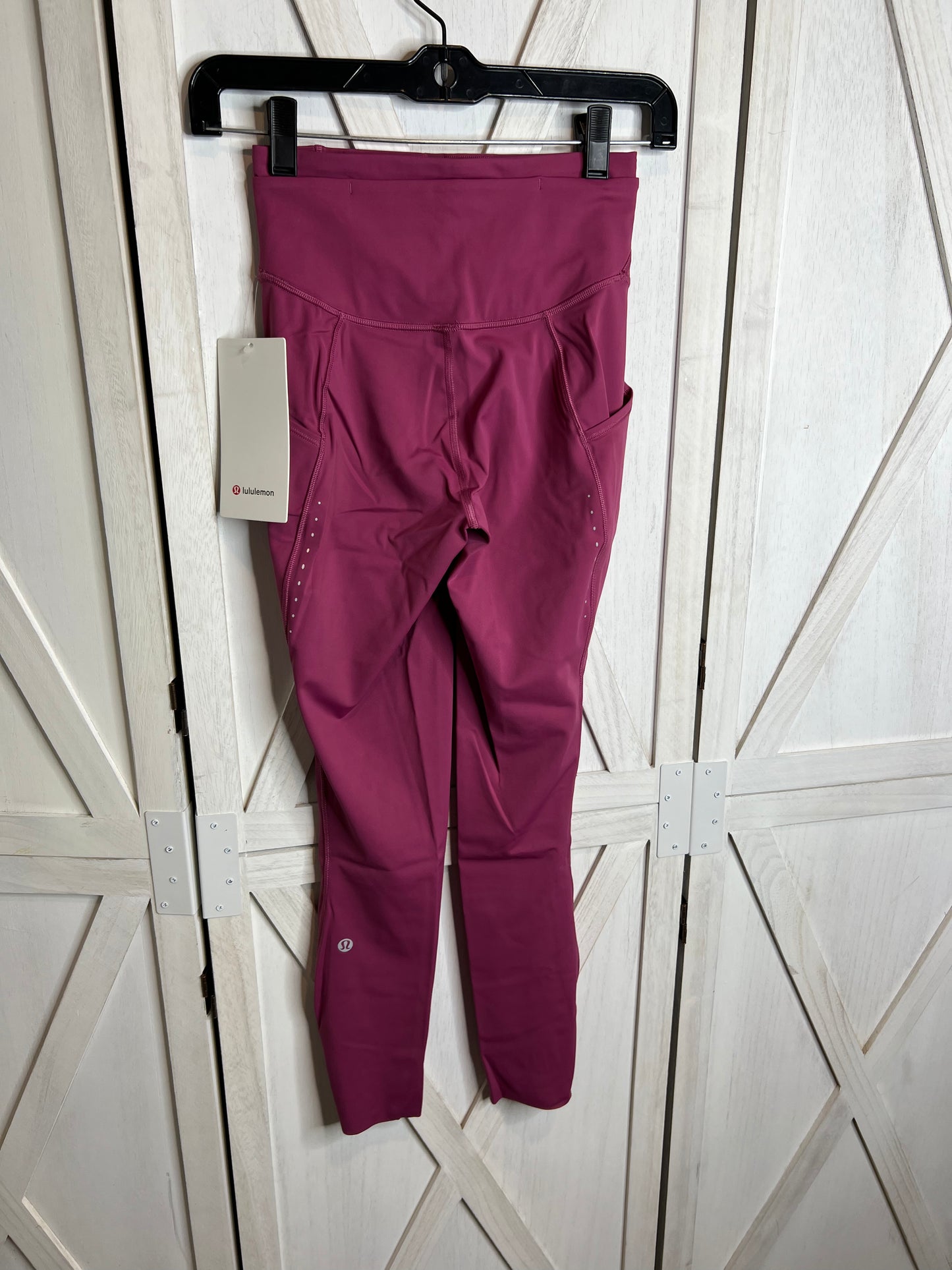 fast and free hr tight 25” *pockets *SIZE 4