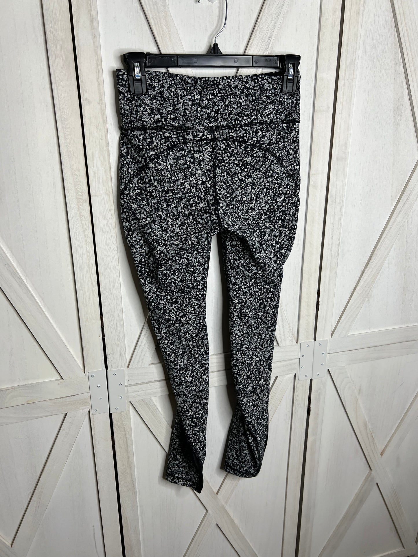 Lululemon Invigorate 7/8 Tight *SIZE 4