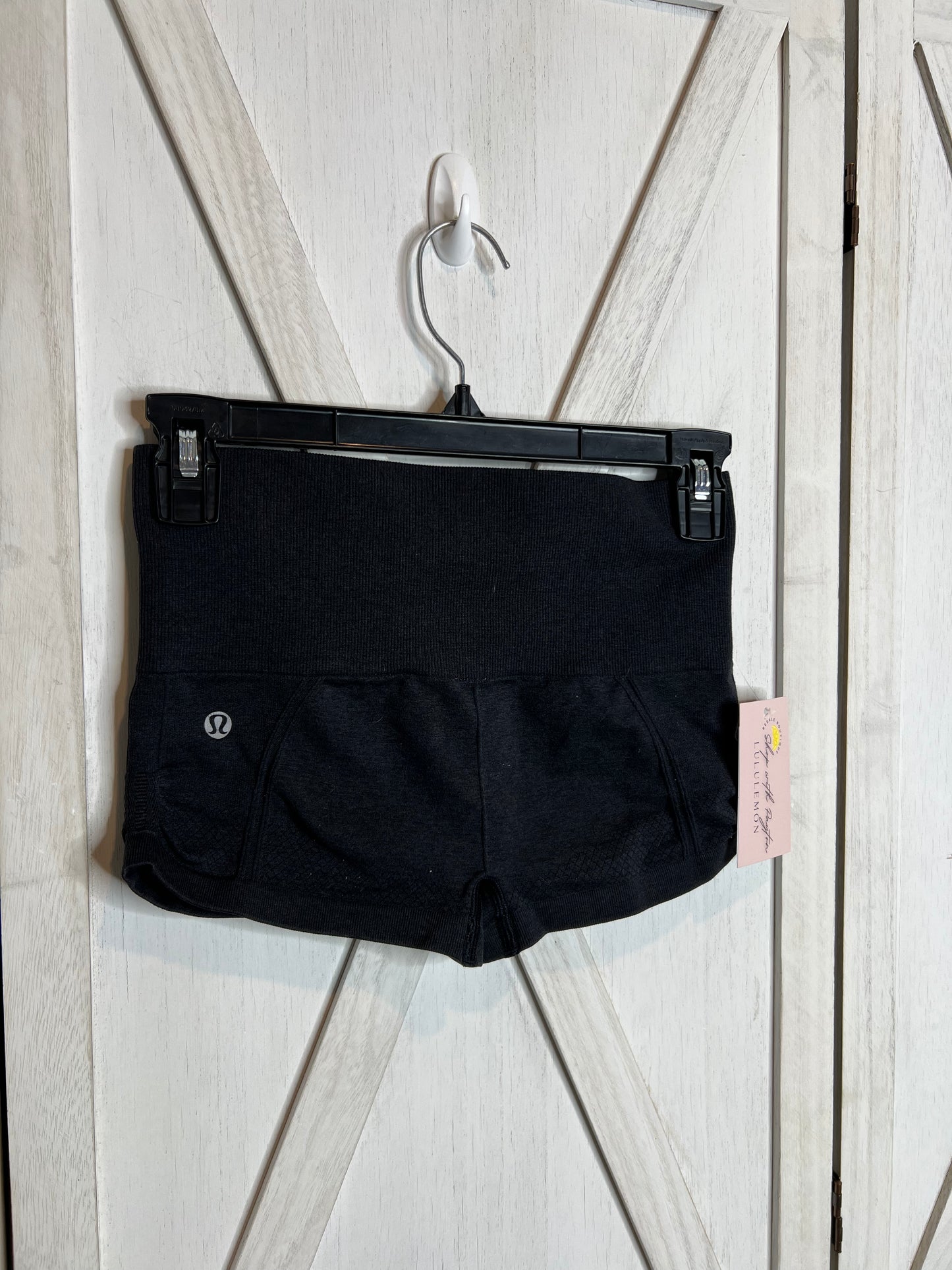 Ebb to street shorts *SIZE 4
