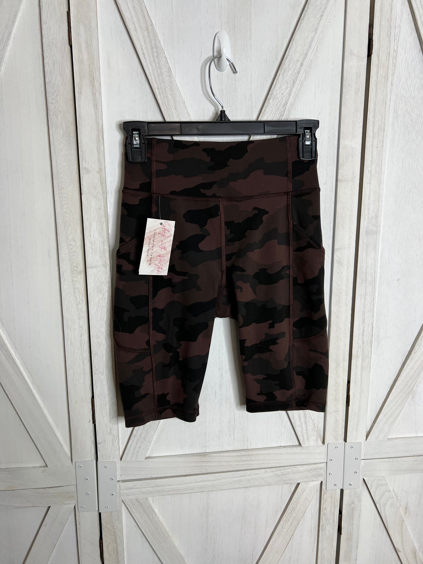 Invigorate High-Rise Short 10" *SIZE 4