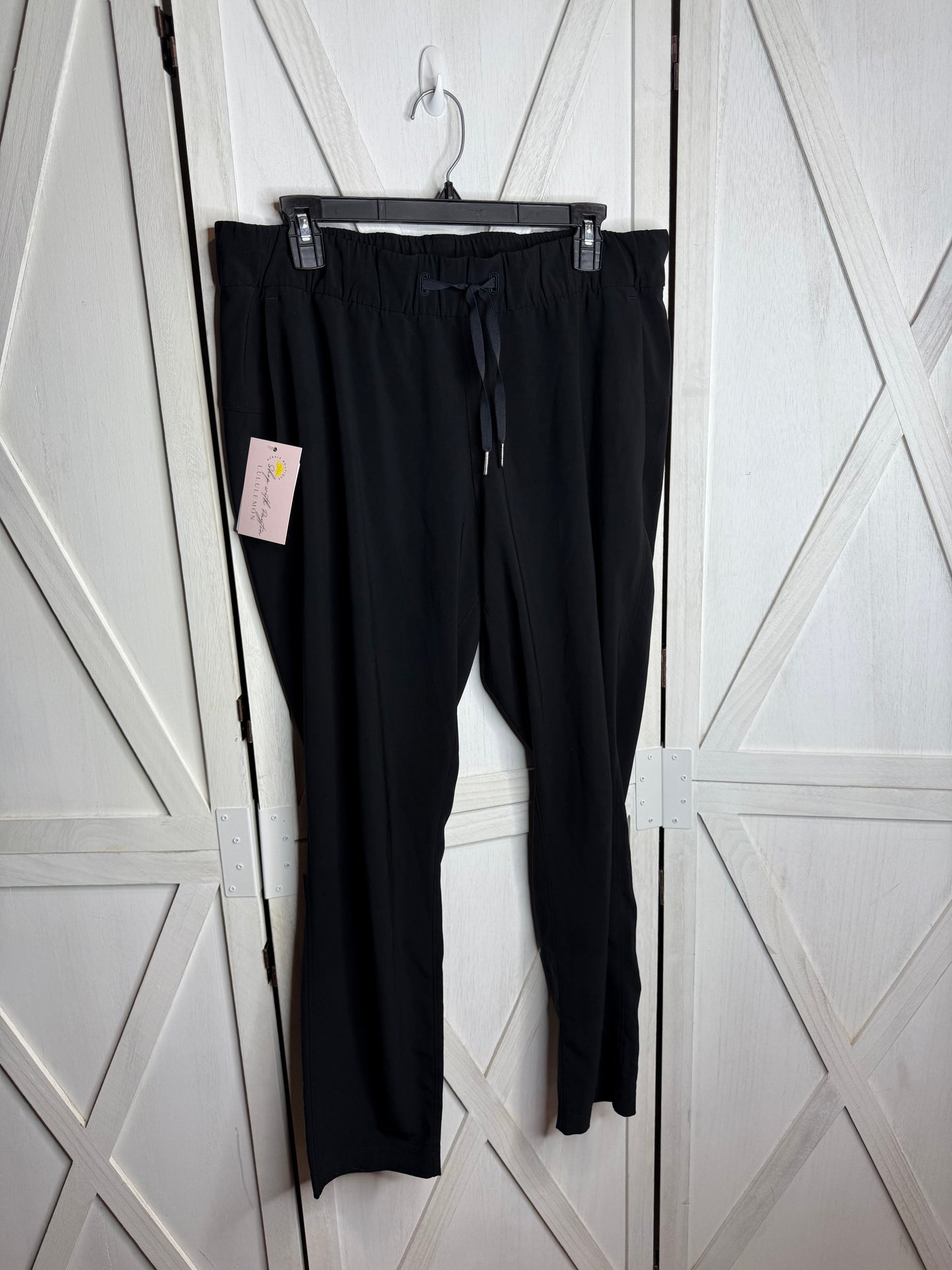 On The Fly Pant *Woven 28" *SIZE 10