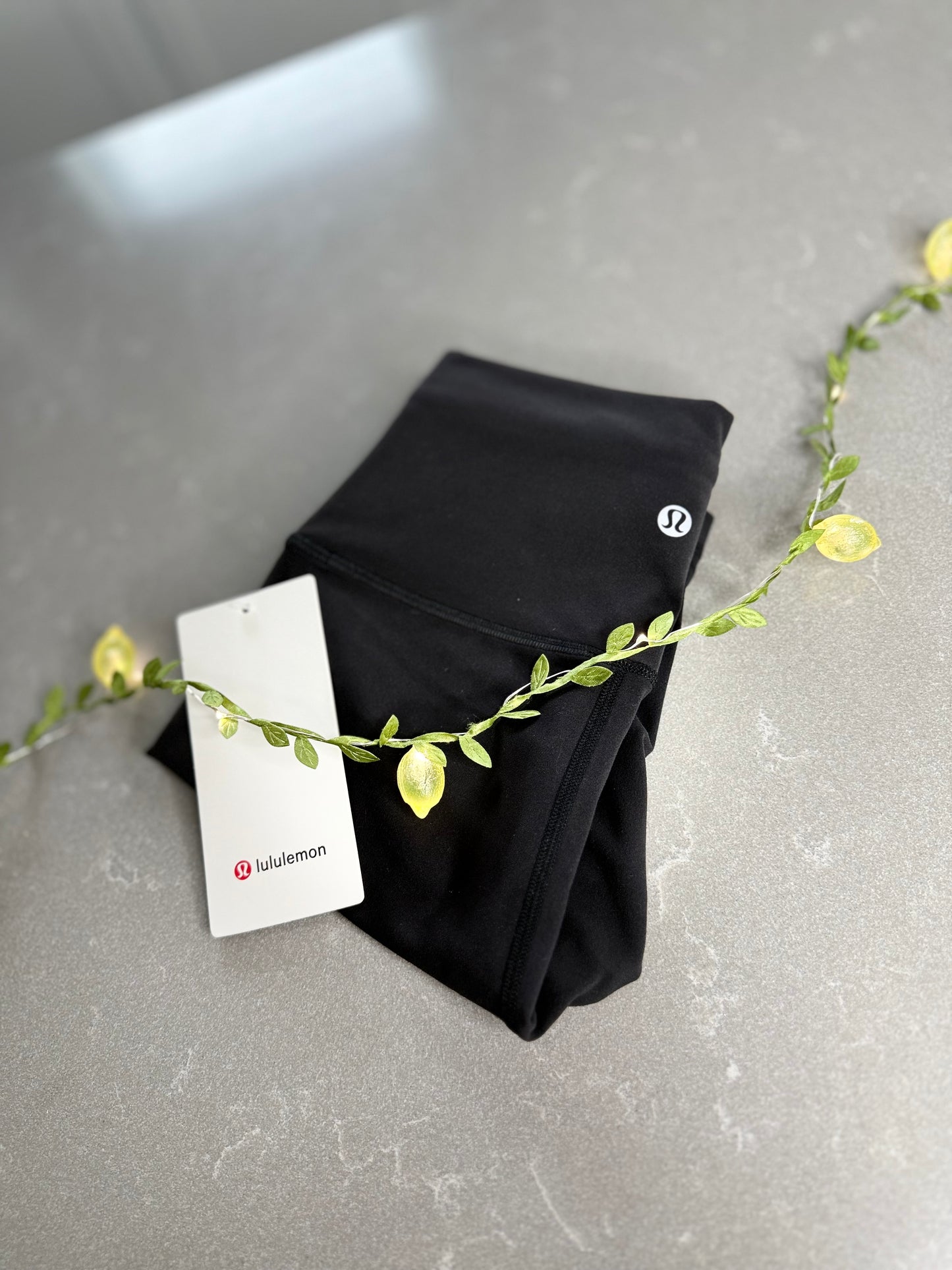 Wunder Train HR Short 8" *Size 4