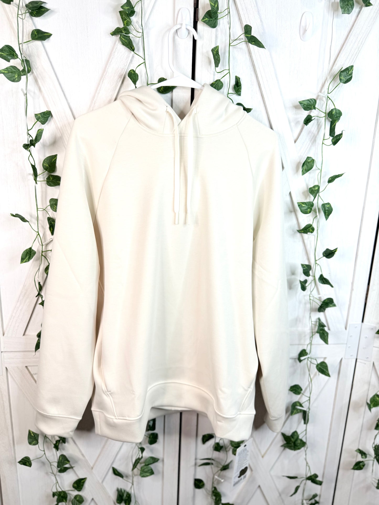Smooth Spacer Pullover Hoodie *Size M