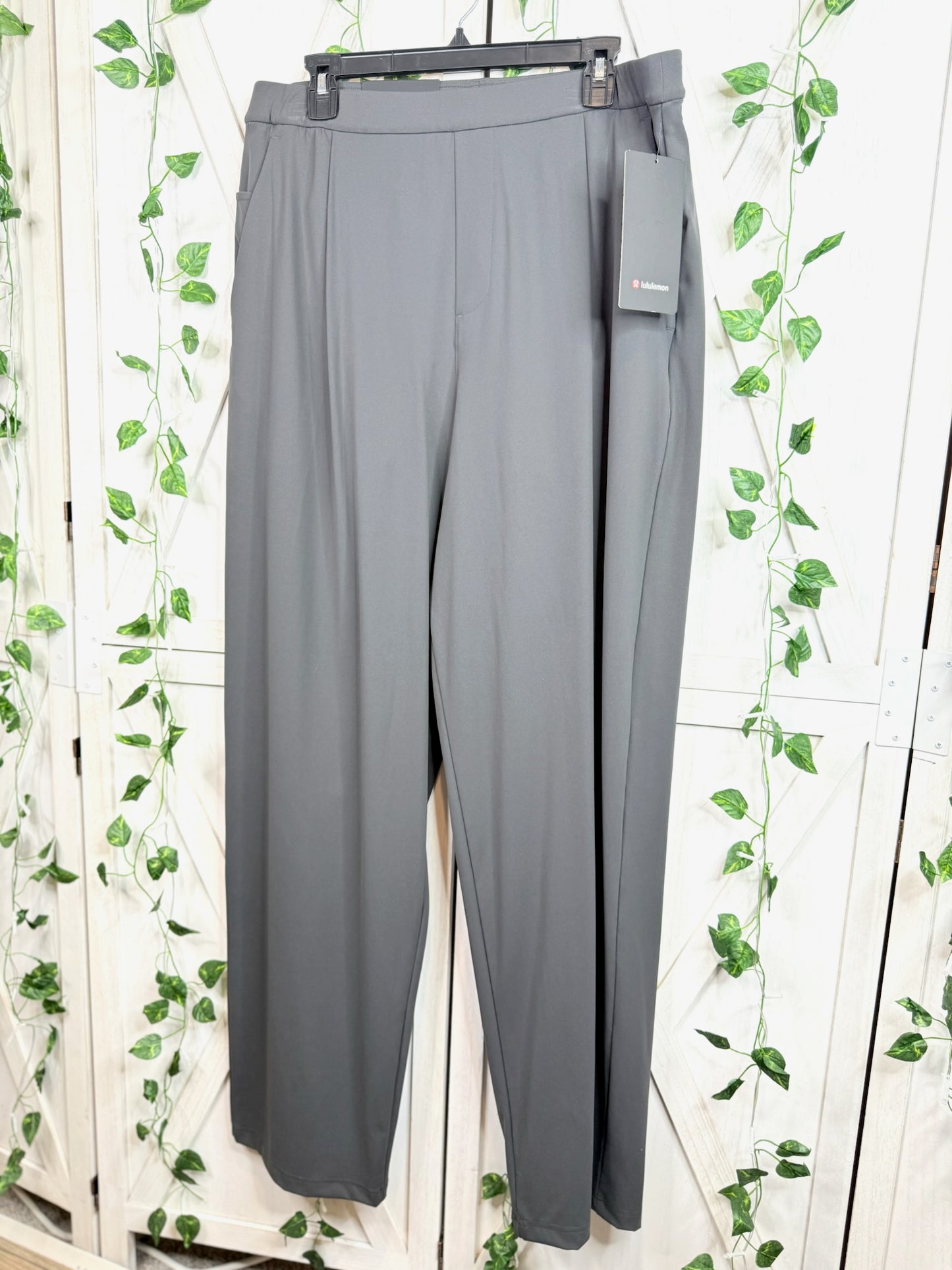 M Daydrift Relaxed Pleated Trouser *Tall *Size XL