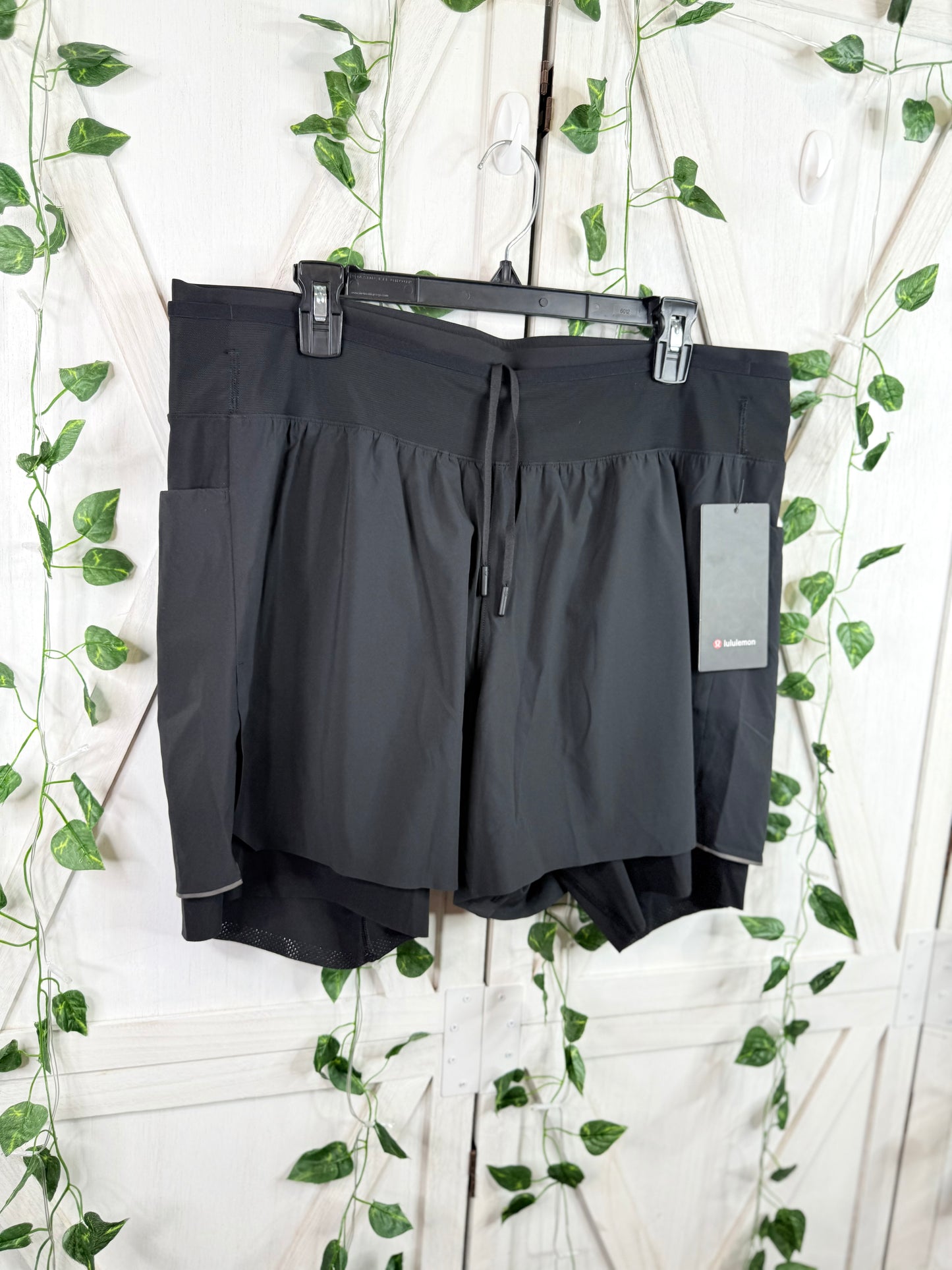 Fast and Free Multi-Pocket Run Short 5” *Size XXL