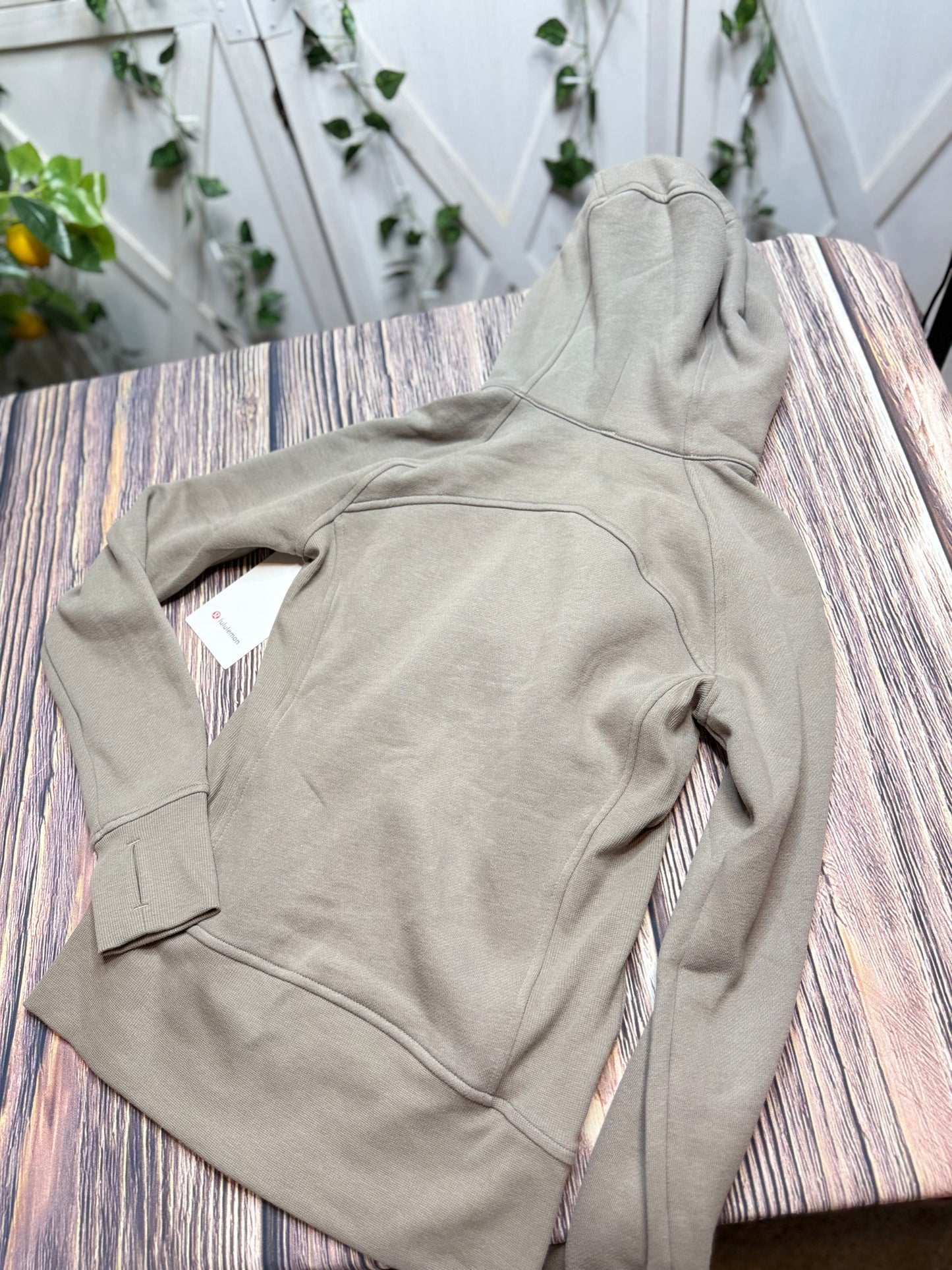 Scuba full zip hoodie *Size 4