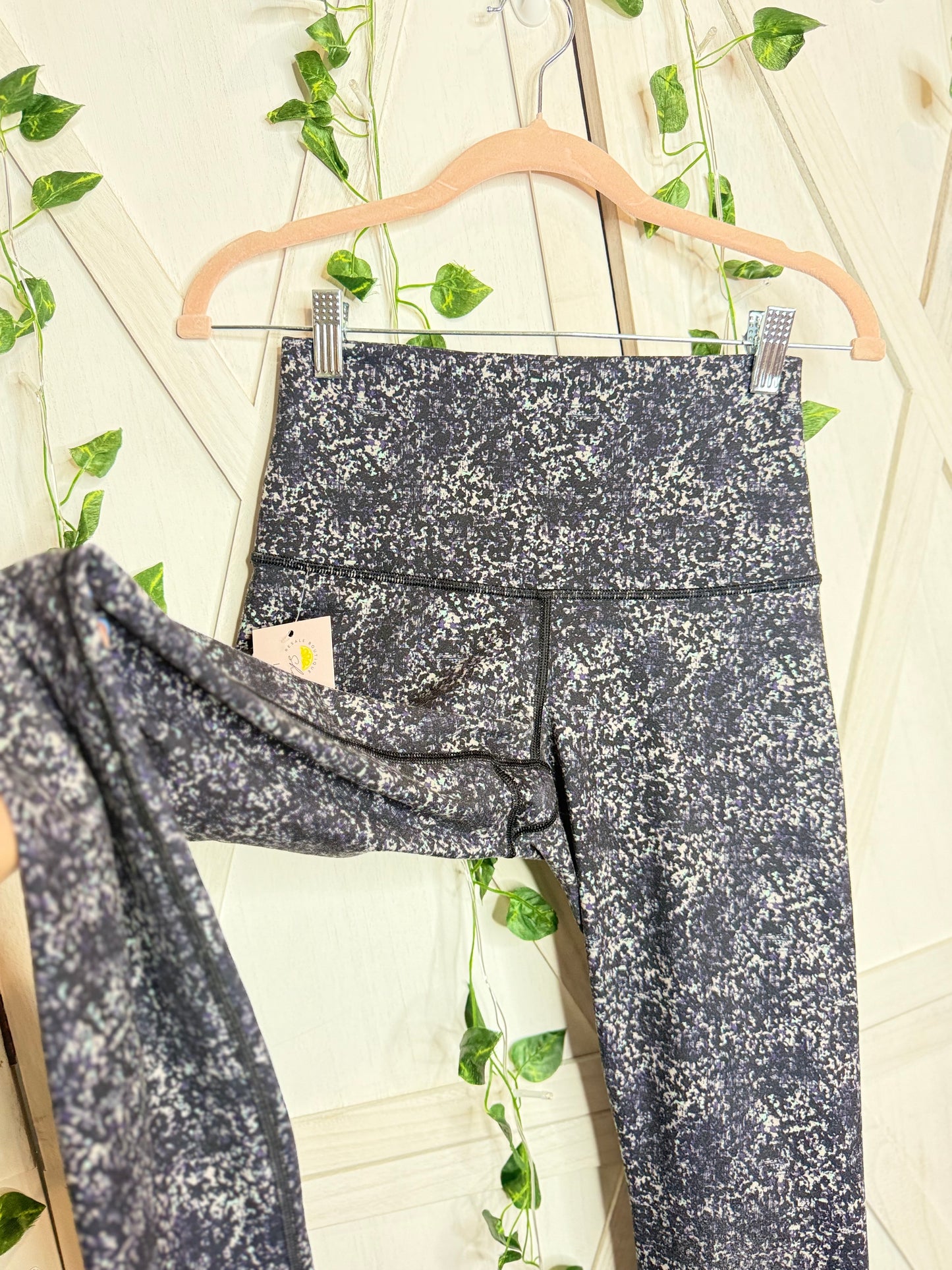 Lululemon leggings 30” *SIZE 6