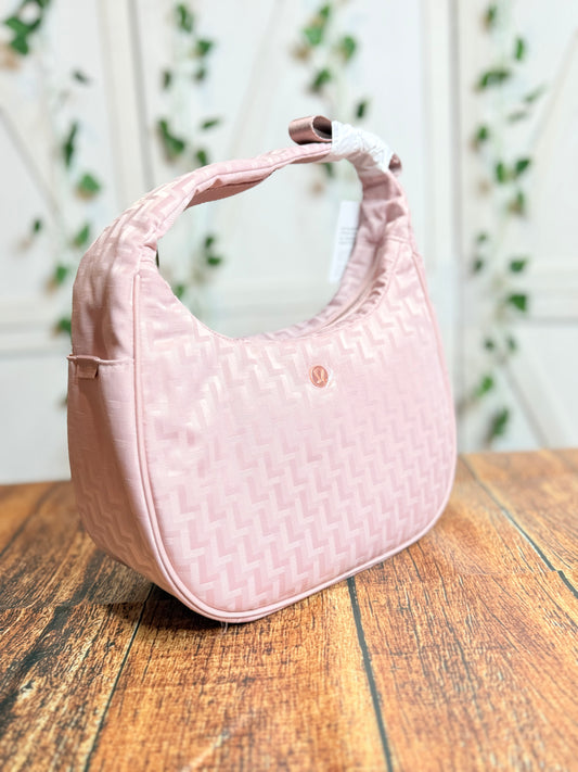 City Essentials Shoulder Bag 4L