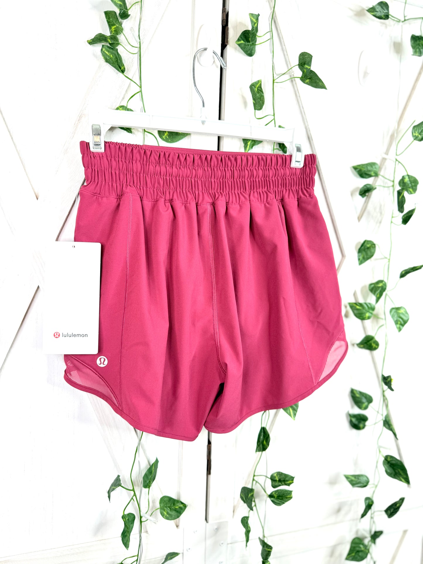Hotty Hot HR Short 4” *Lined *Size 4