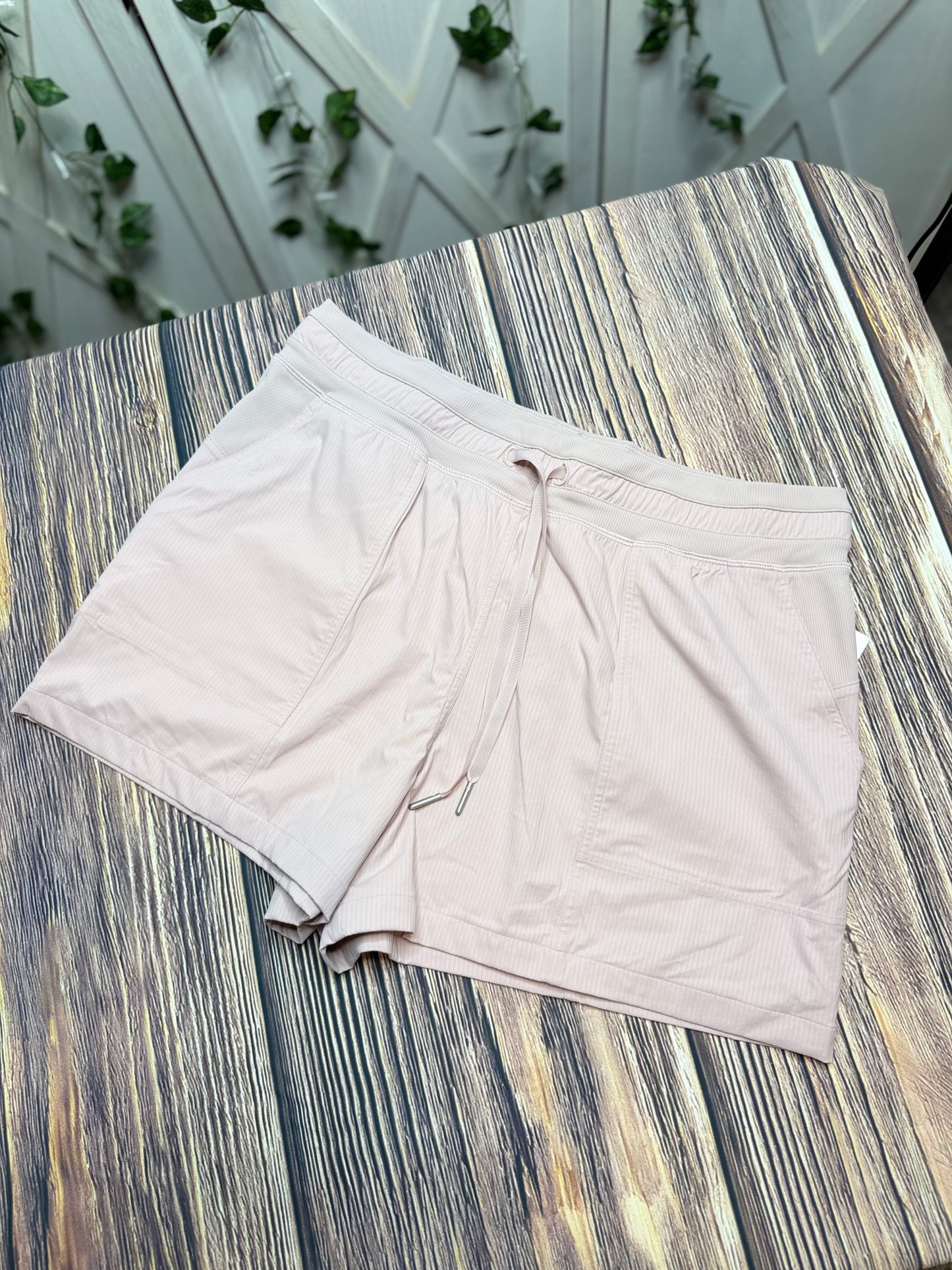 Dance studio HR short 3.5” Size 12