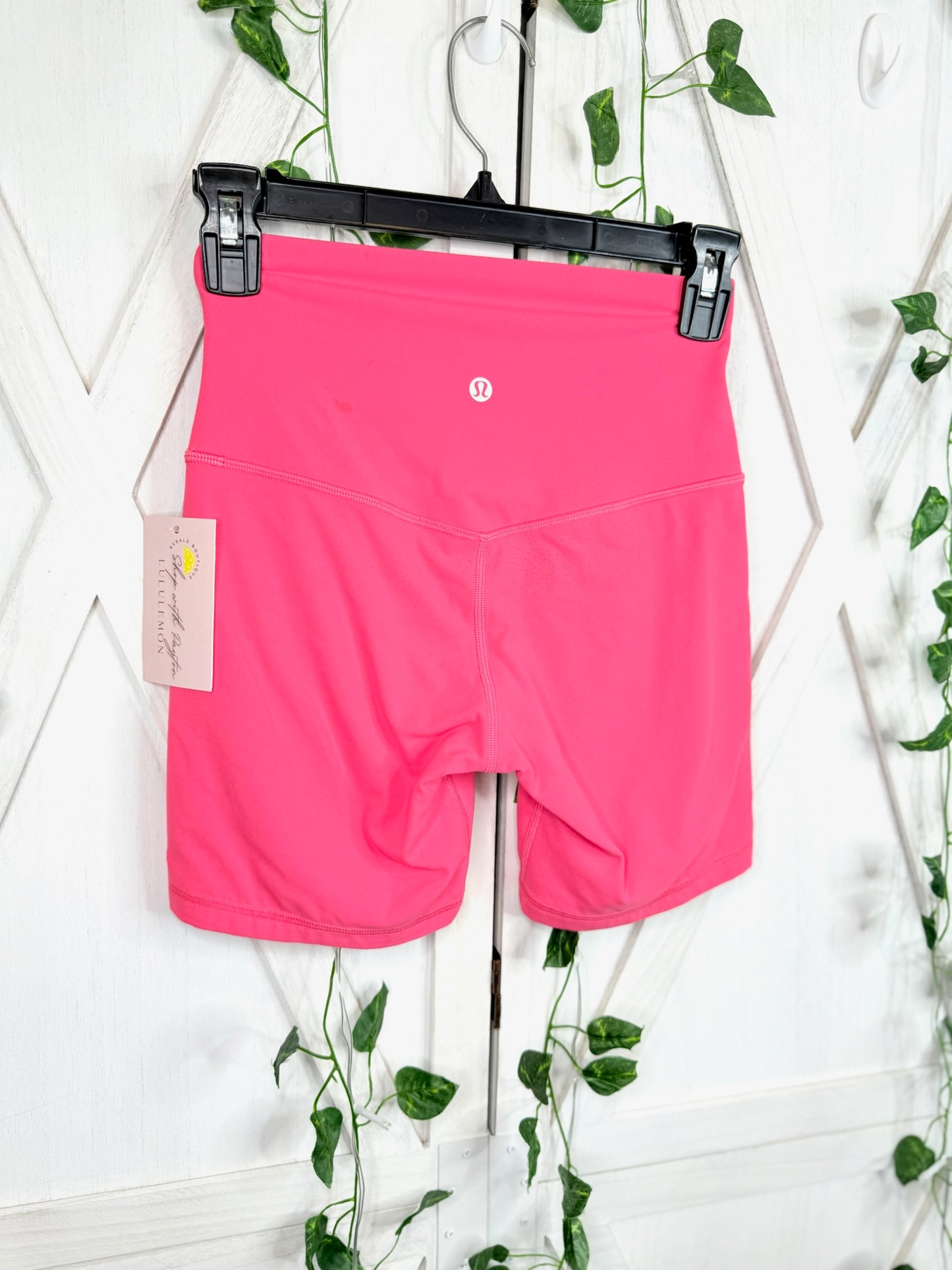 Align HR Shorts 6” *Size 4