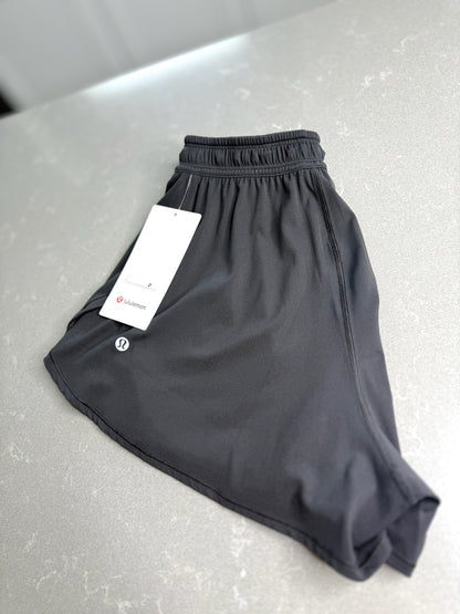 Silky HR Relaxed Short 3” *Size 2