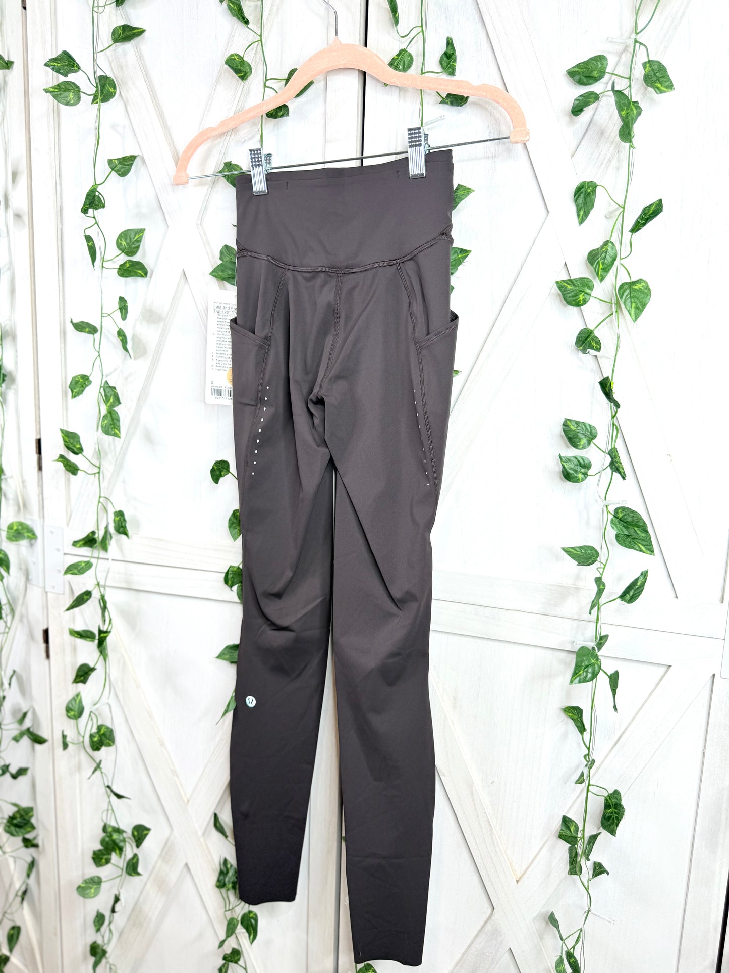 Fast and Free HR Tight 28” *Pockets *Size 2