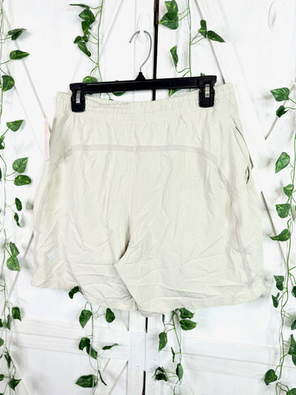 Men’s Shorts 7” *Size S