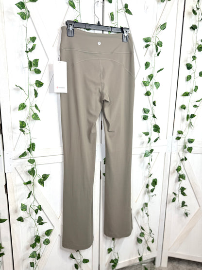 Groove Nulu HR Flared Pant *Regular *Size 8