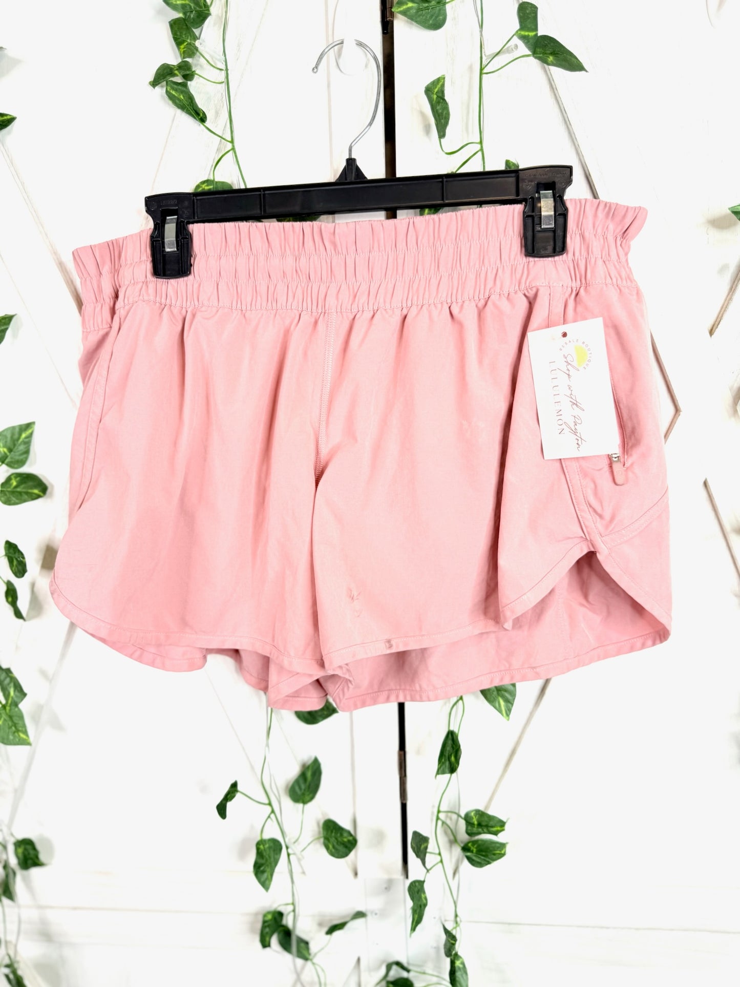 Tracker Short V *4"*Size 16