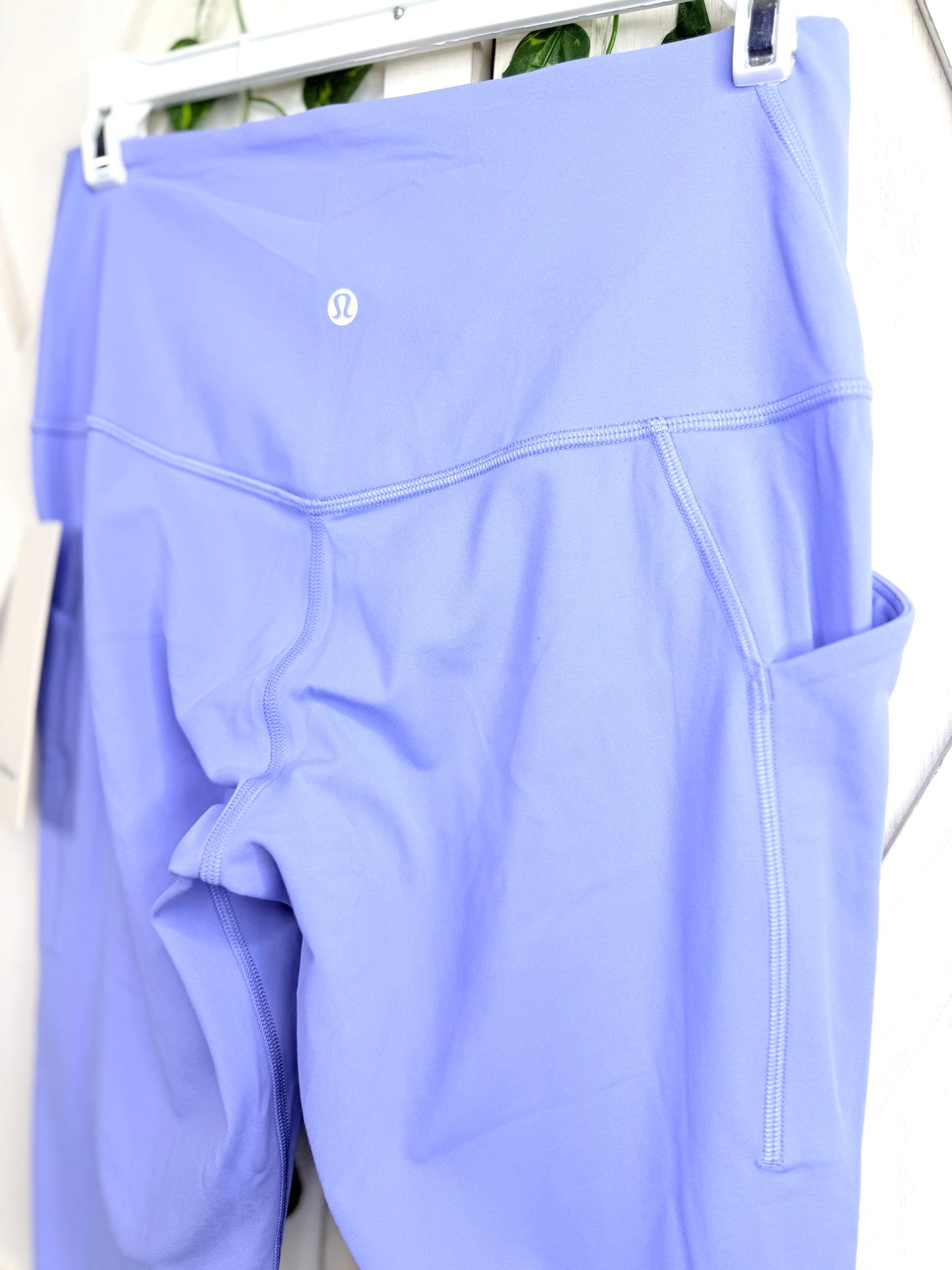 Align HR Pant 25” *Pockets* Size 8