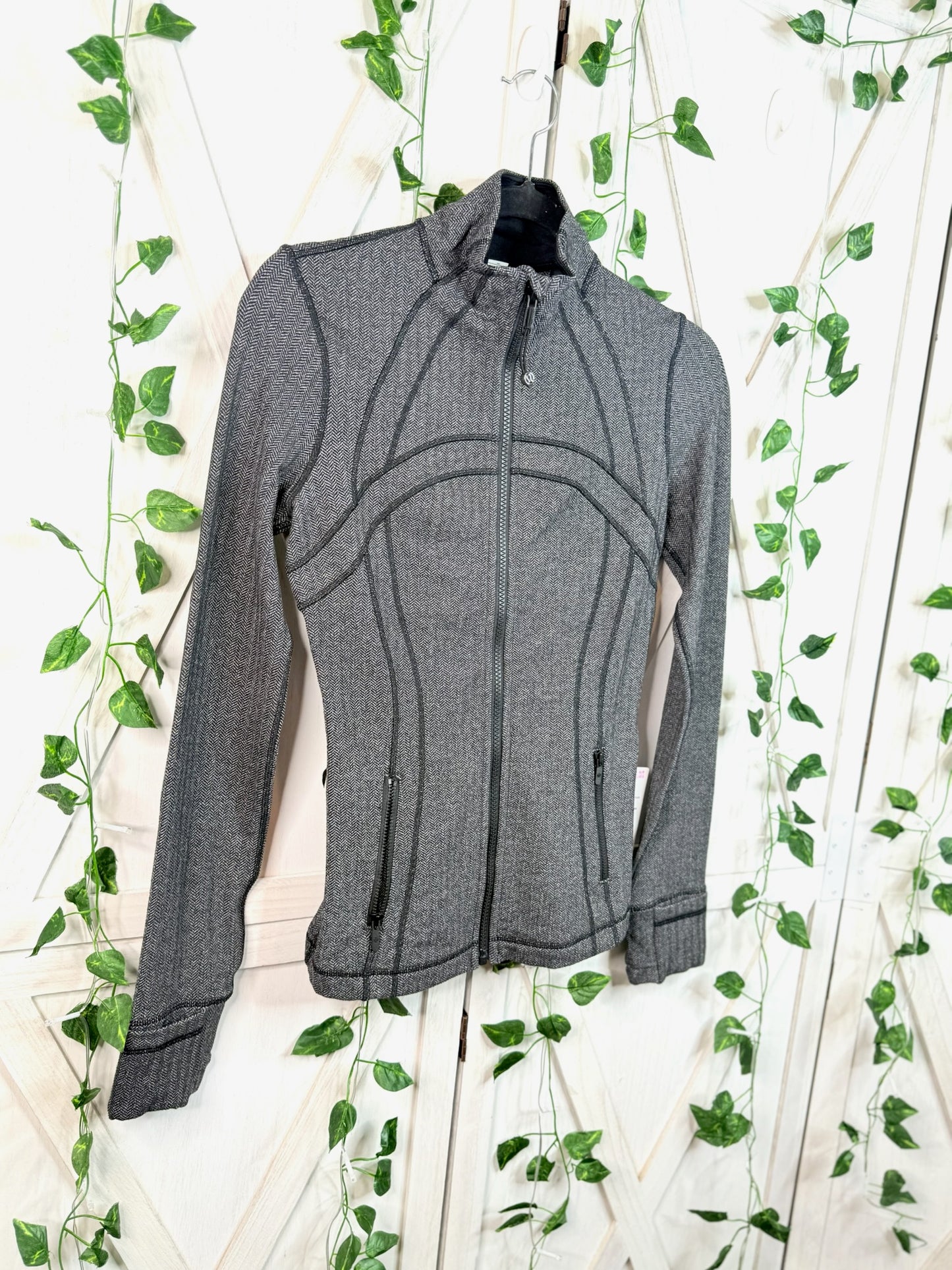 Define Jacket * Herringbone *Size 4