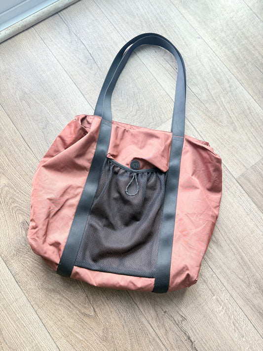 Lululemon tote bag