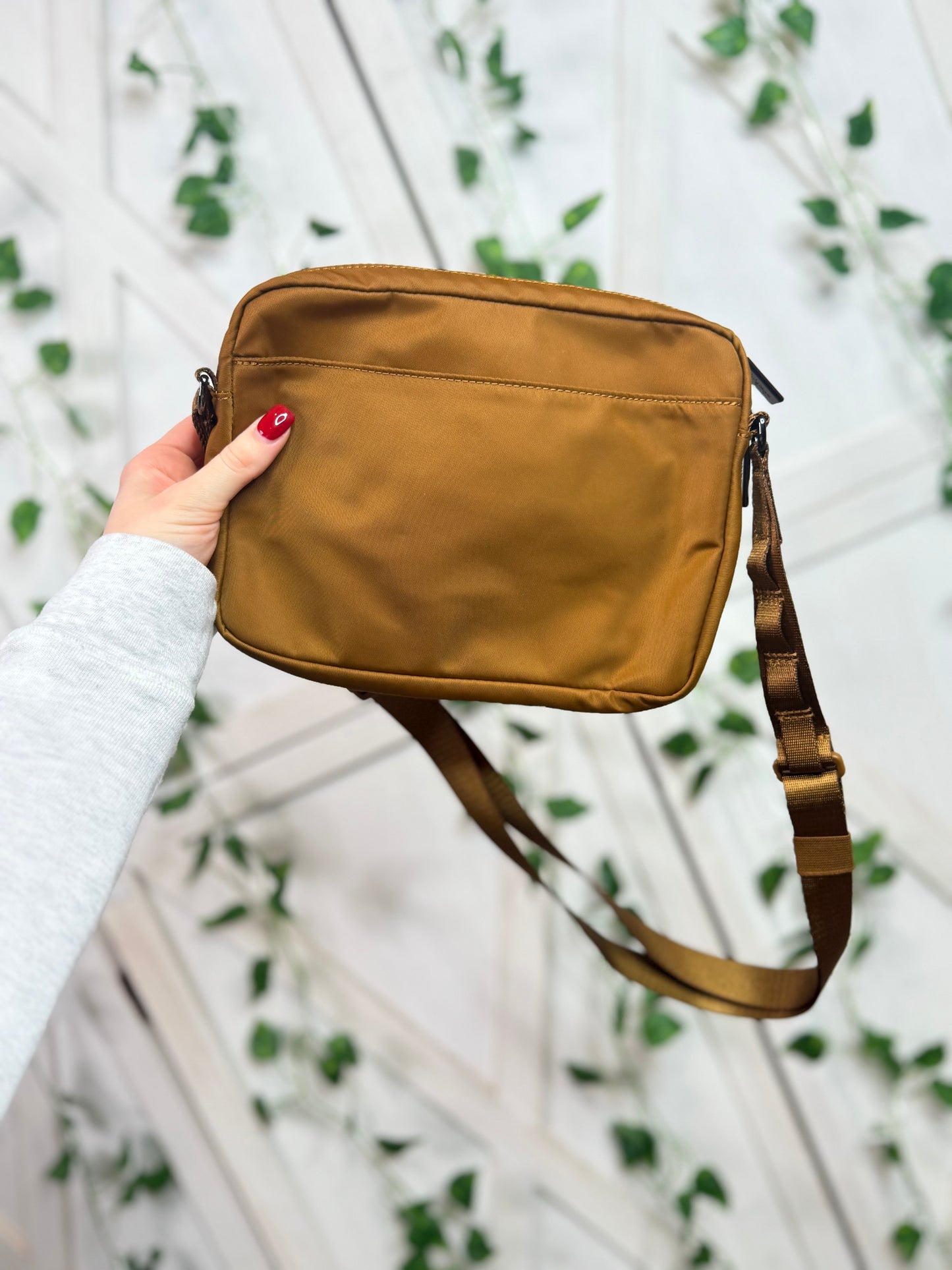 City Adventurer Crossbody