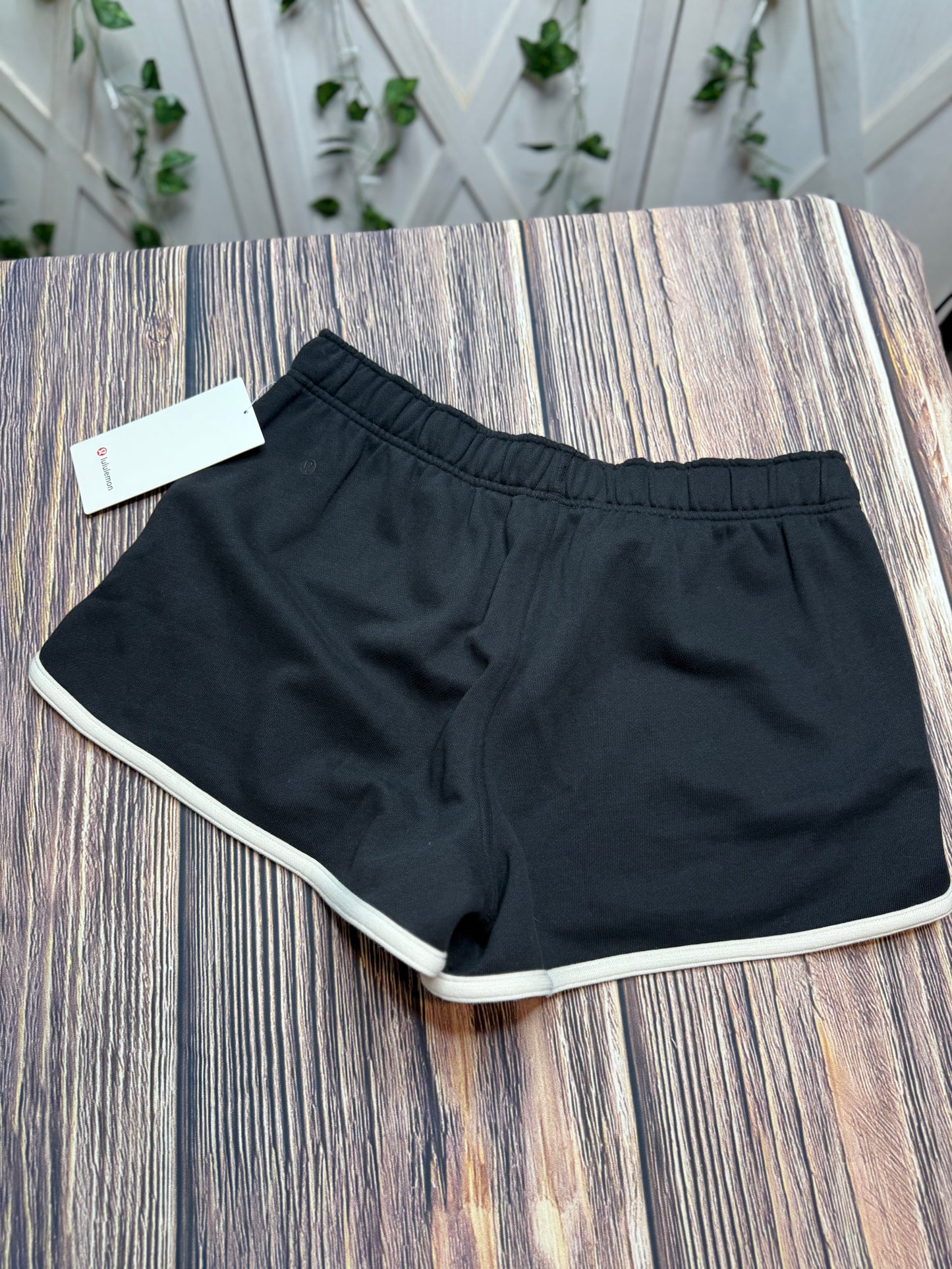 Scuba MR oversized short 3”