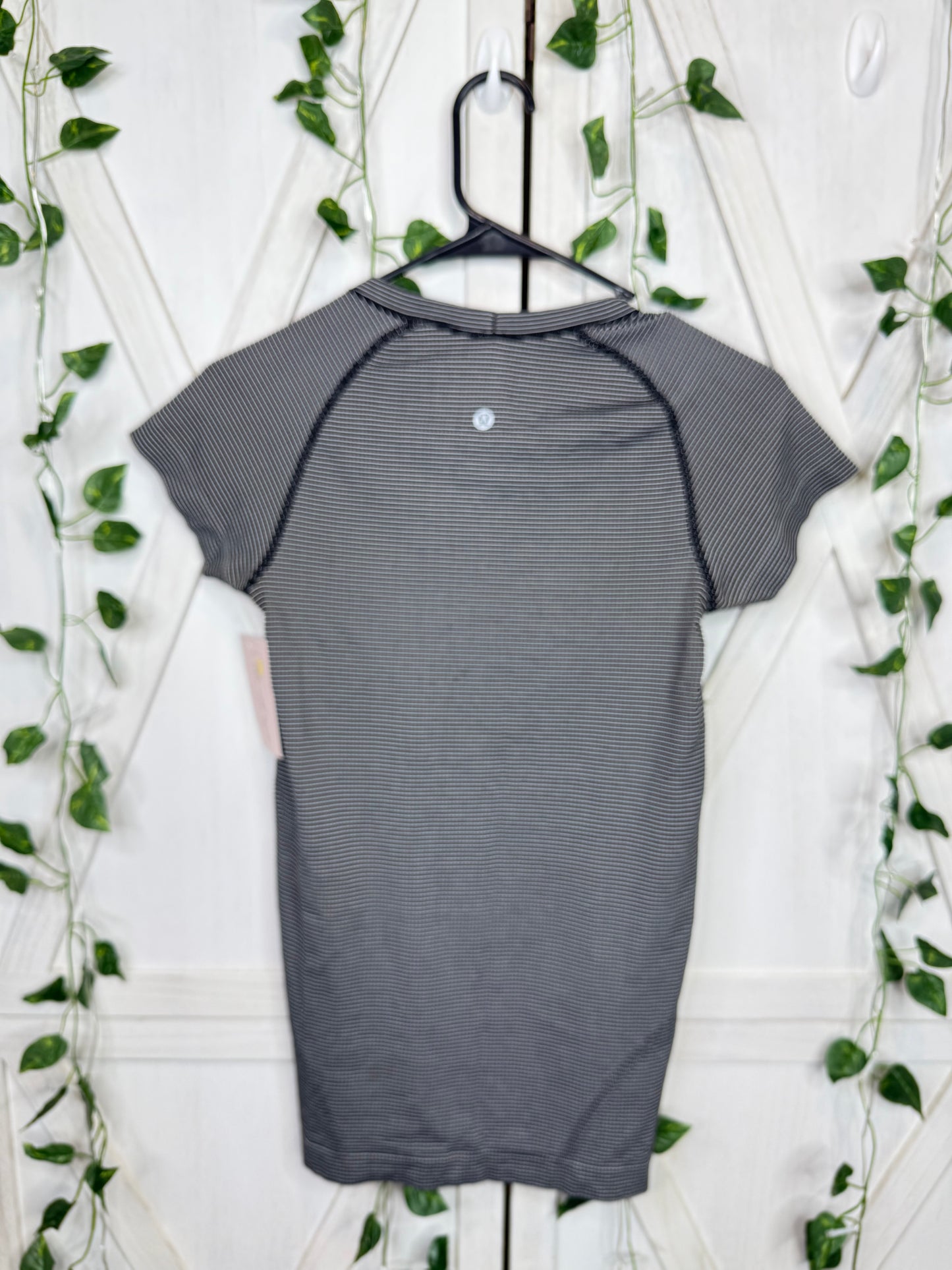 Swiftly short sleeve￼*Size 4