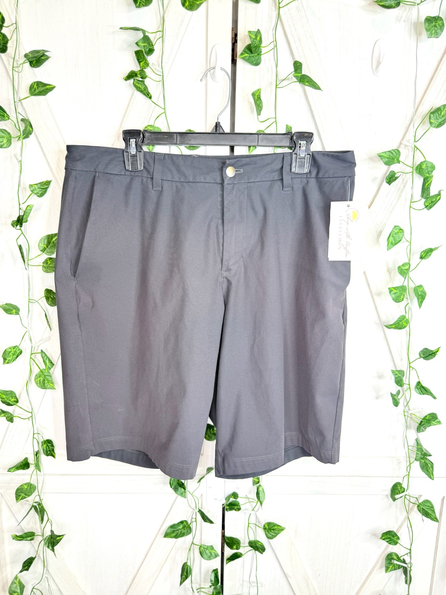Mens Commission Short Relaxed 11" *Size 34