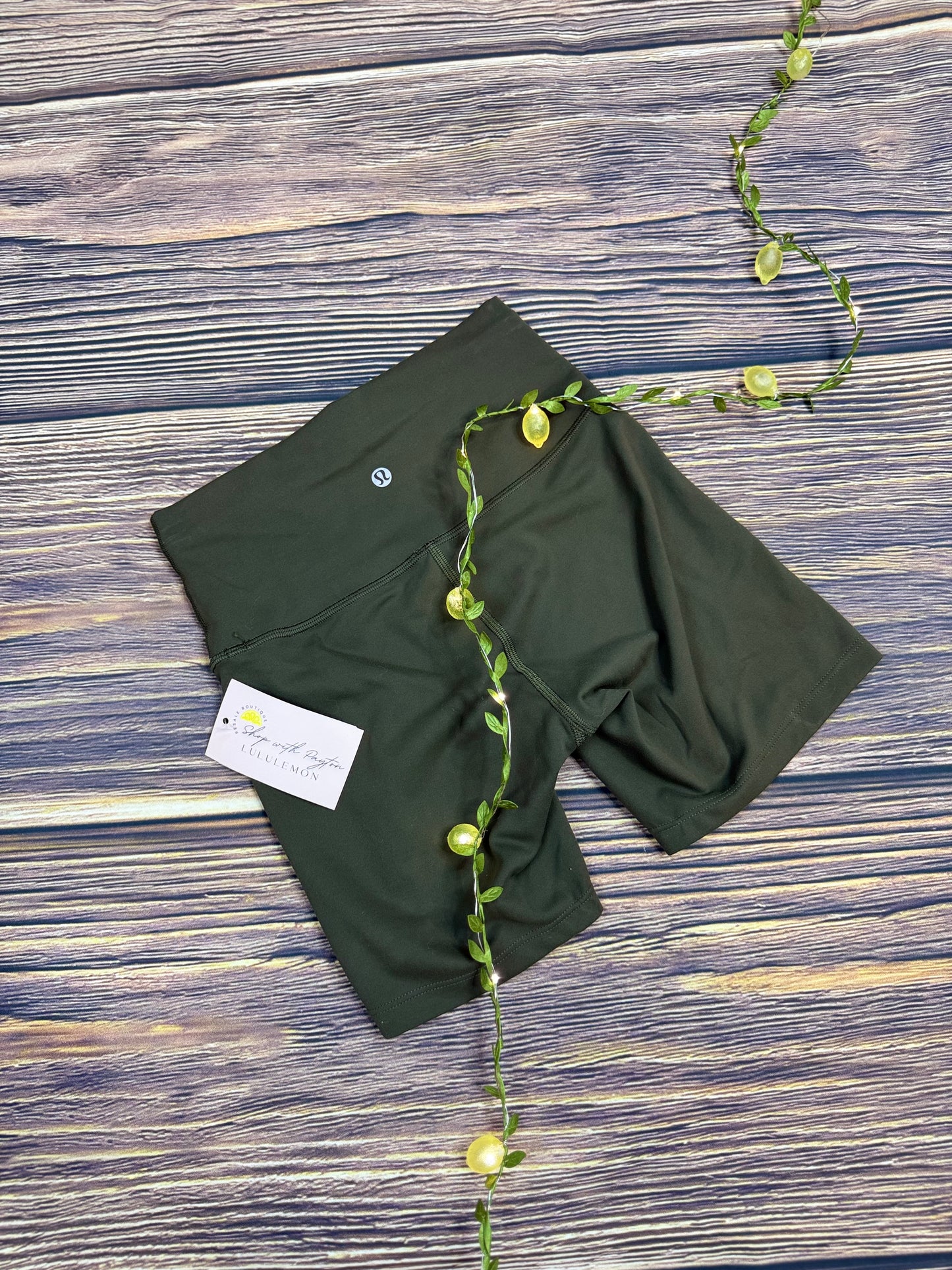 Wunder train short 6” *Size 4