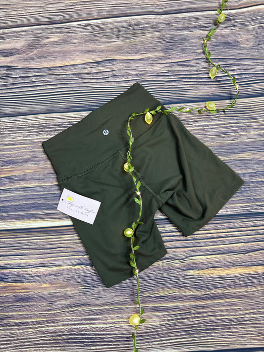 Wunder train short 6” *Size 4