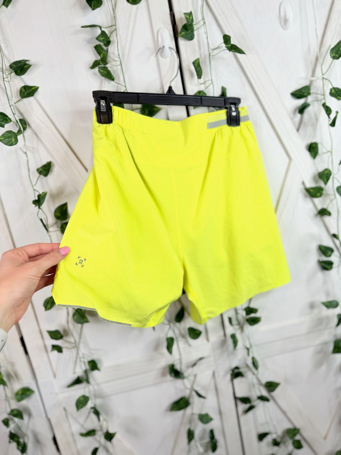 Lululemon Shorts 6” *Size S