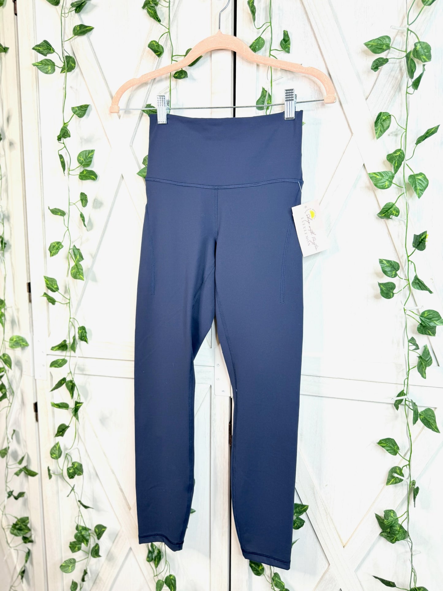 Wunder train tight 25” pockets *Size 6