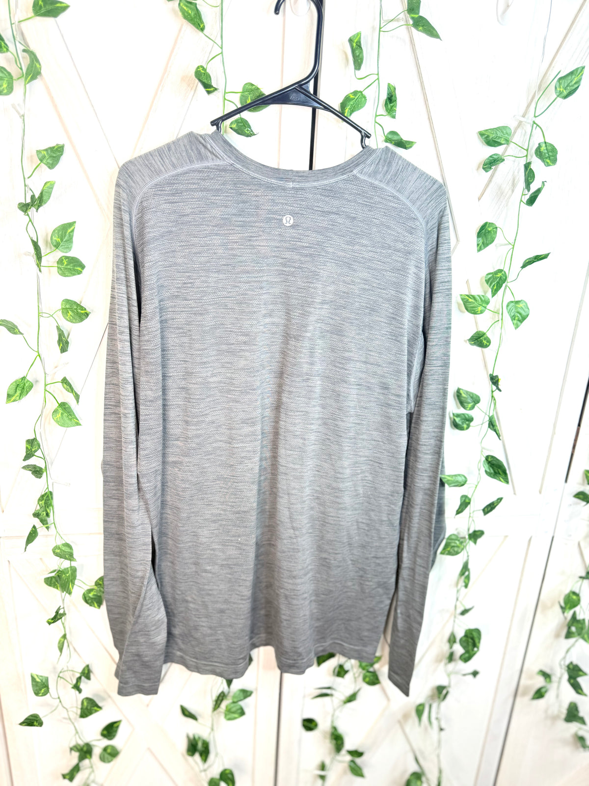 Metal vent Long Sleeve *Size XL