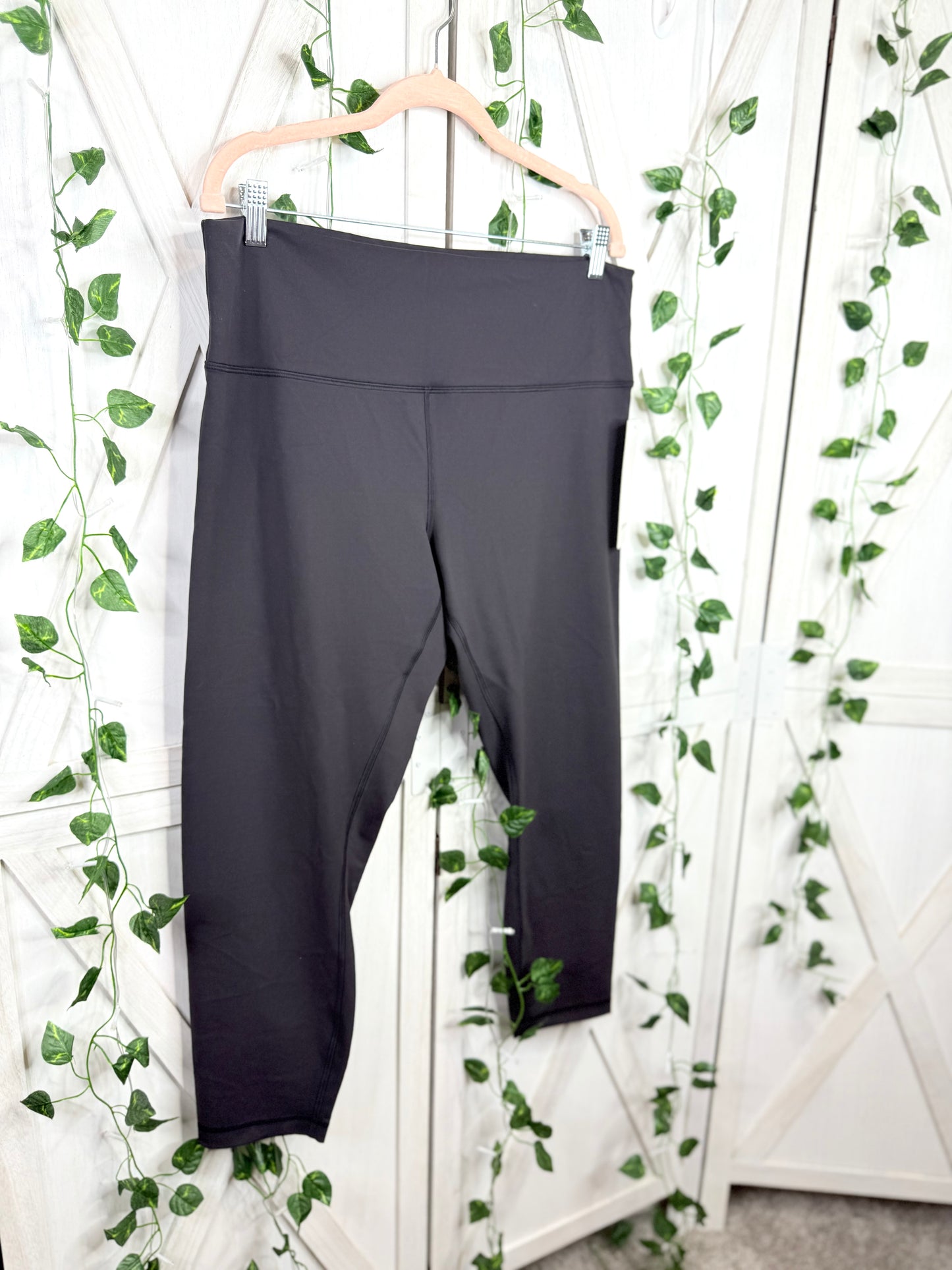 Wunder Train HR Tight 25” * size 18