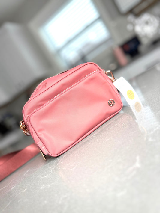 Everywhere Crossbody Bag 2L * Metal Hardware
