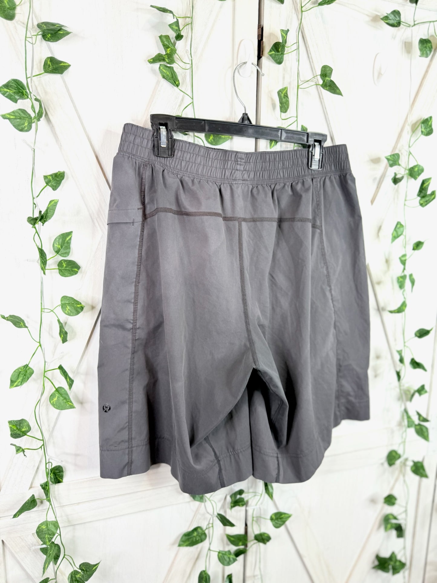 Men’s Shorts *Size M