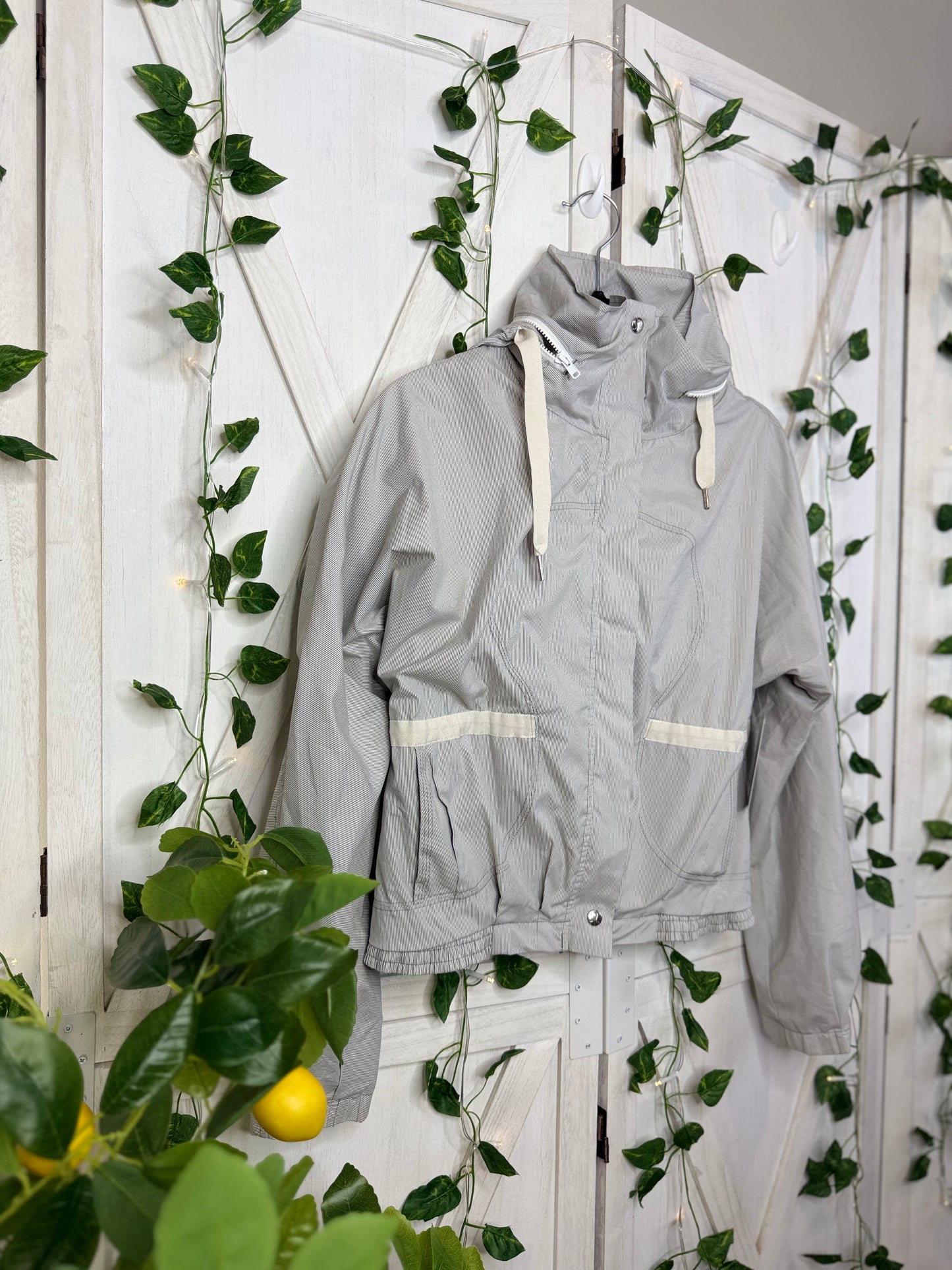 Lululemon Jacket *Size 2