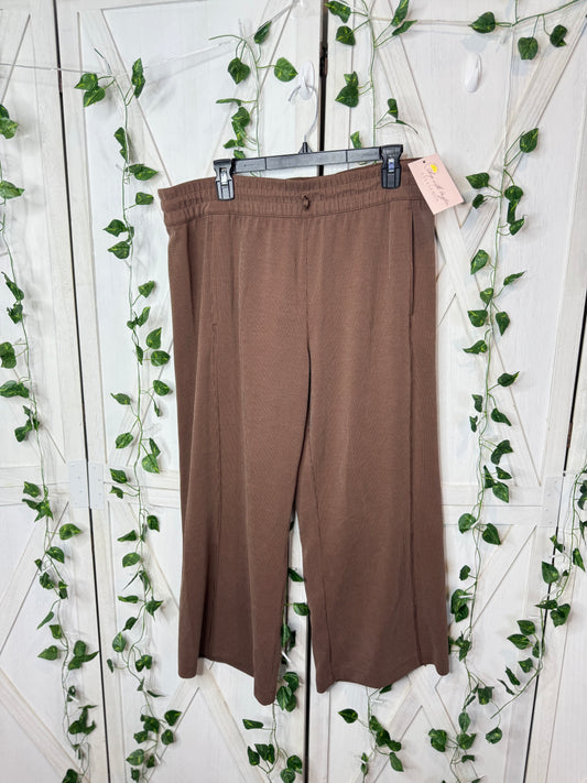 Ribbed Softstreme MR Wide-Leg Crop 25" *Size 14