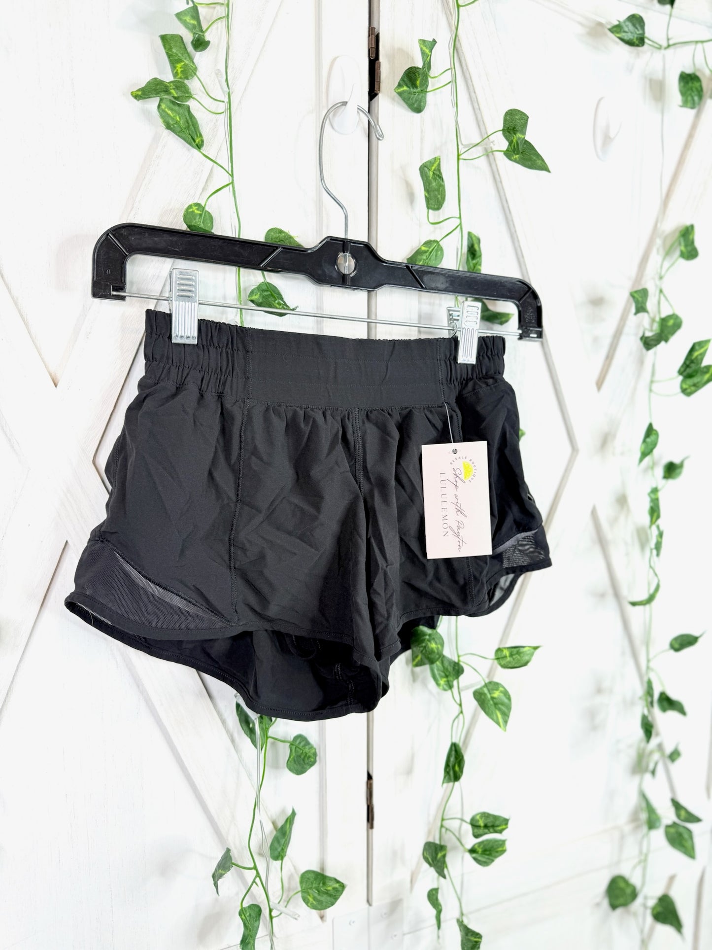 Hotty Hot Short II *2.5"*Size 4
