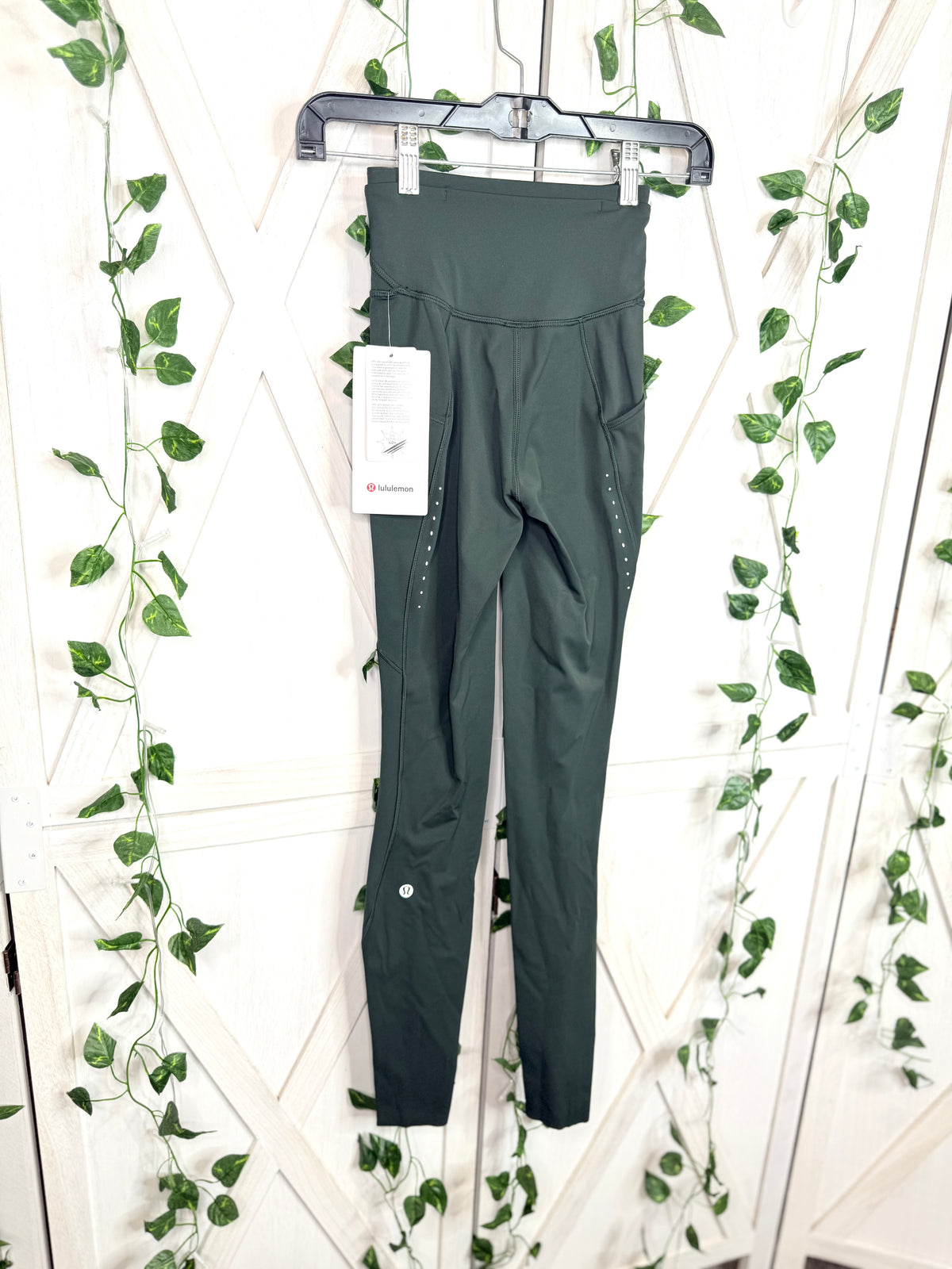 Fast and Free HR Tight 28” *Pockets *Size 0