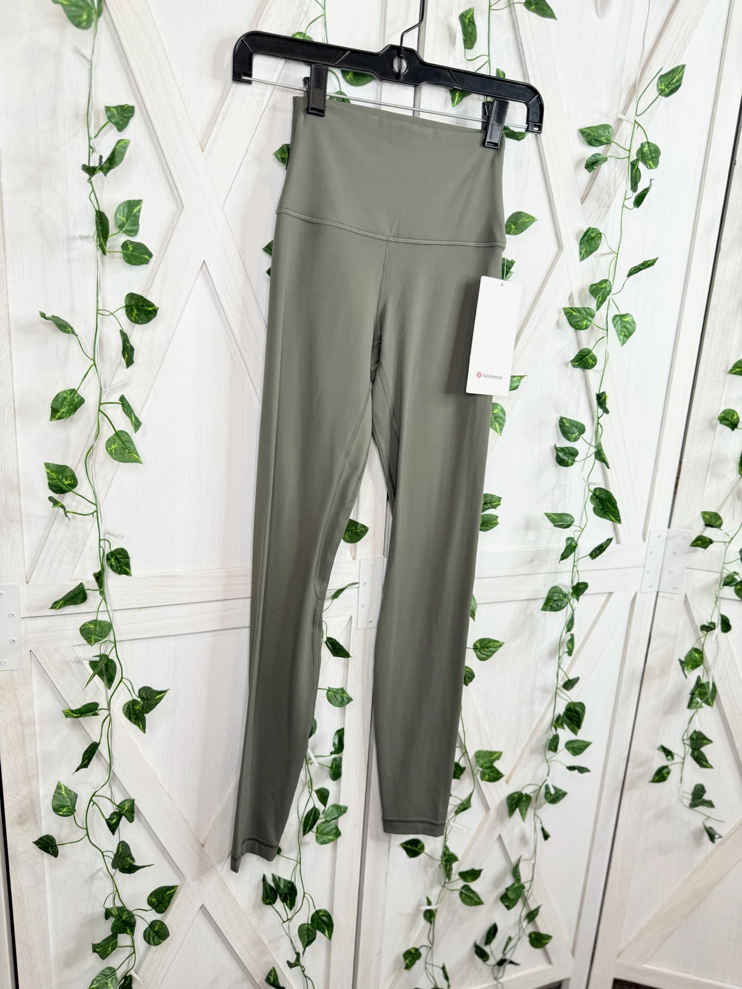 Align HR Pant 28” *Size 2• 4