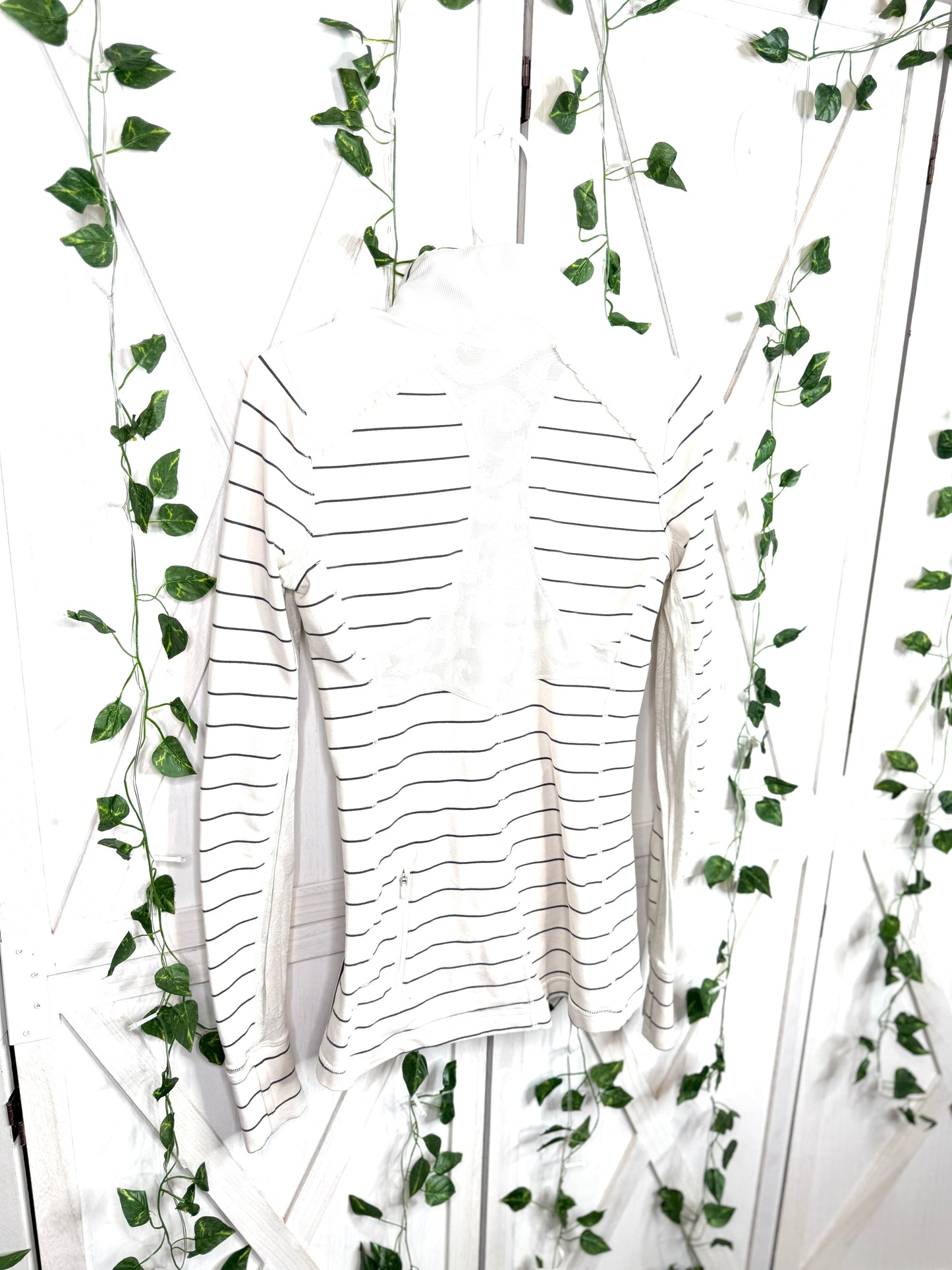 Lululemon jacket *Size 6