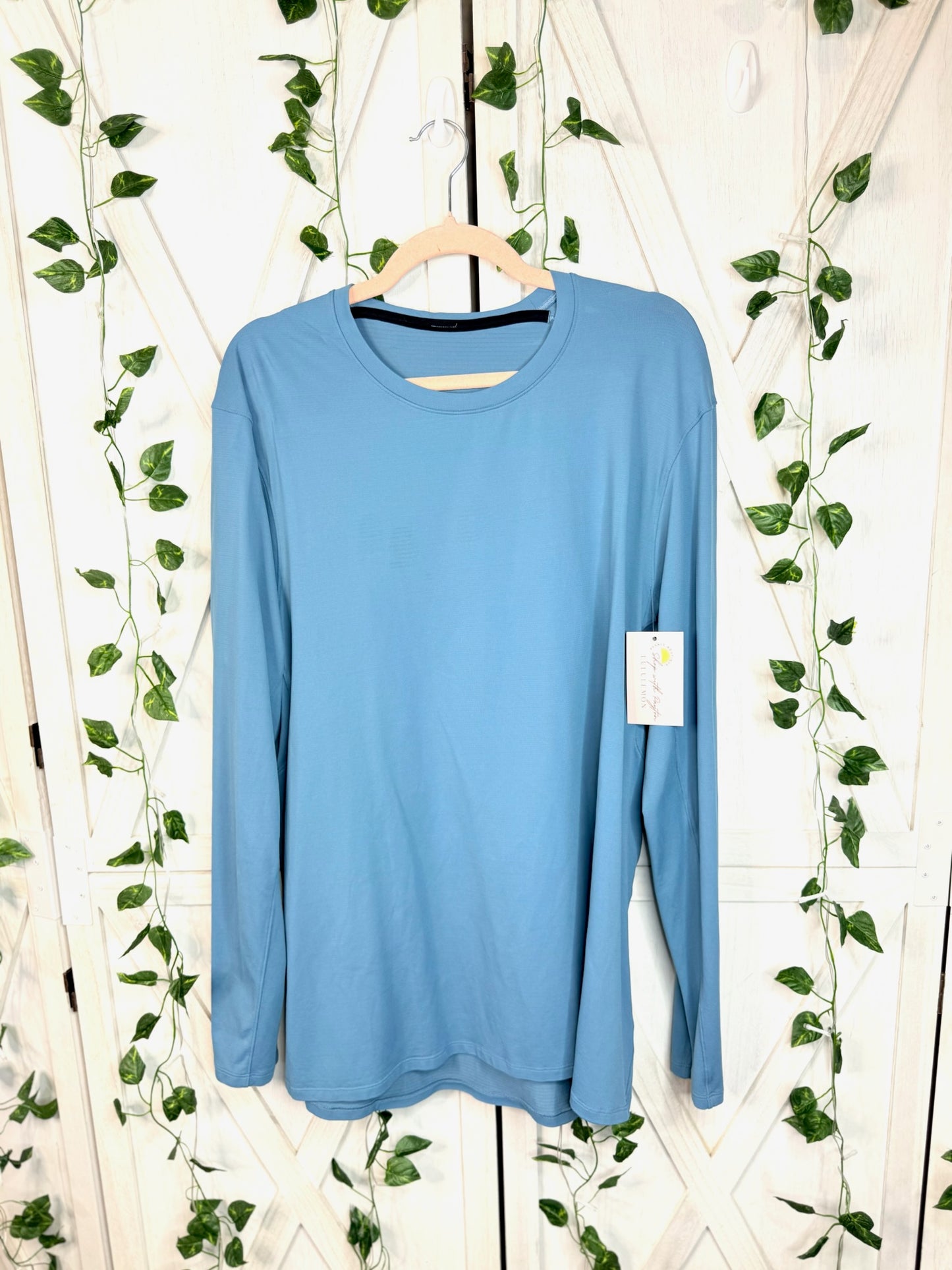 Men’s lululemon long sleeve *SIZE XL