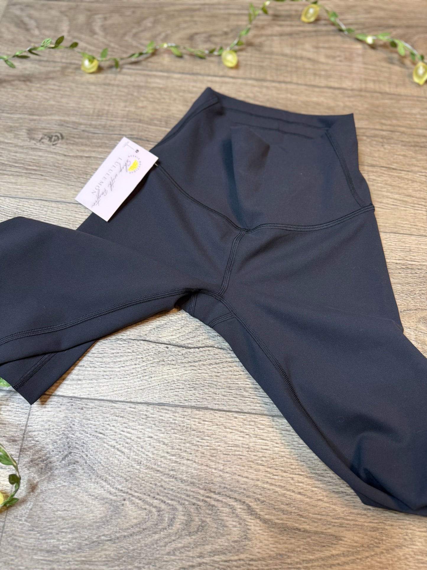 Wunder train HR tight 28” *SIZE 4