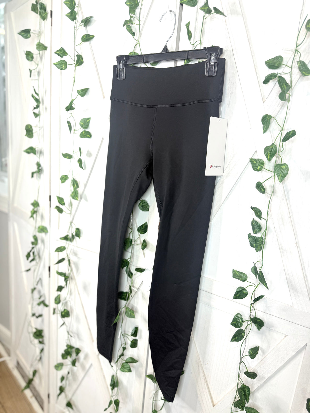 Thermal High-Rise Running Tight * Size 6(28”) • 8(25”)