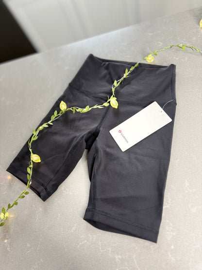 Wunder Train HR Short 8" *Size 4